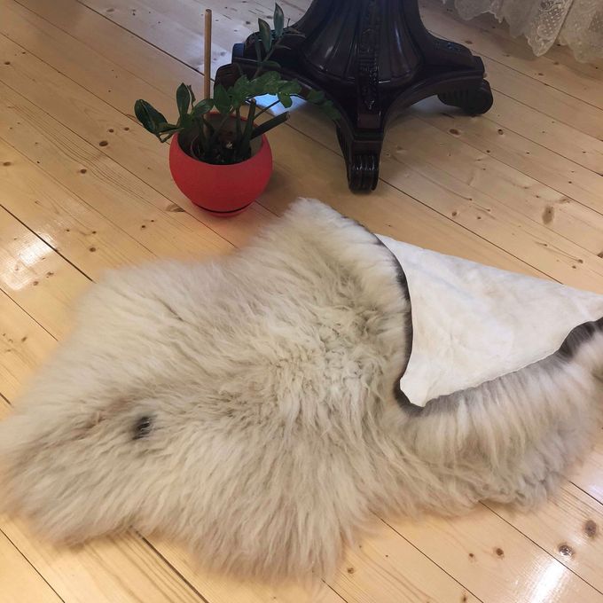 Exclusive Natural Sheepskin 120×70 cm – Premium Wool Rug