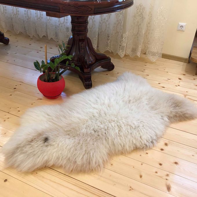Exclusive Natural Sheepskin 120×70 cm – Premium Wool Rug