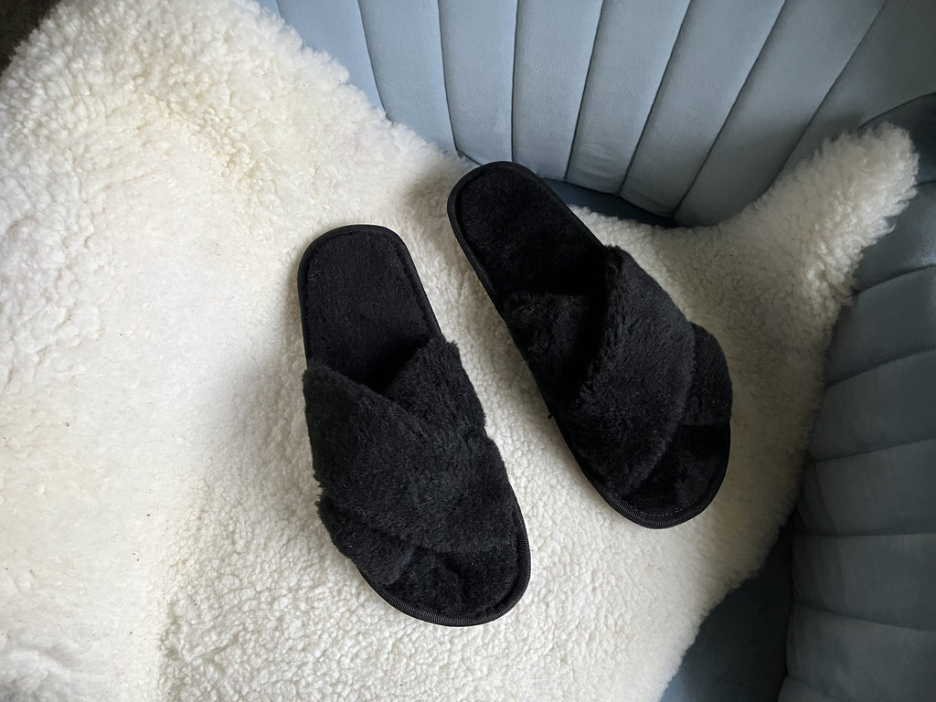 Sheepskin Fur Slippers – Soft Natural Wool Home Shoes (Sizes 36–41)