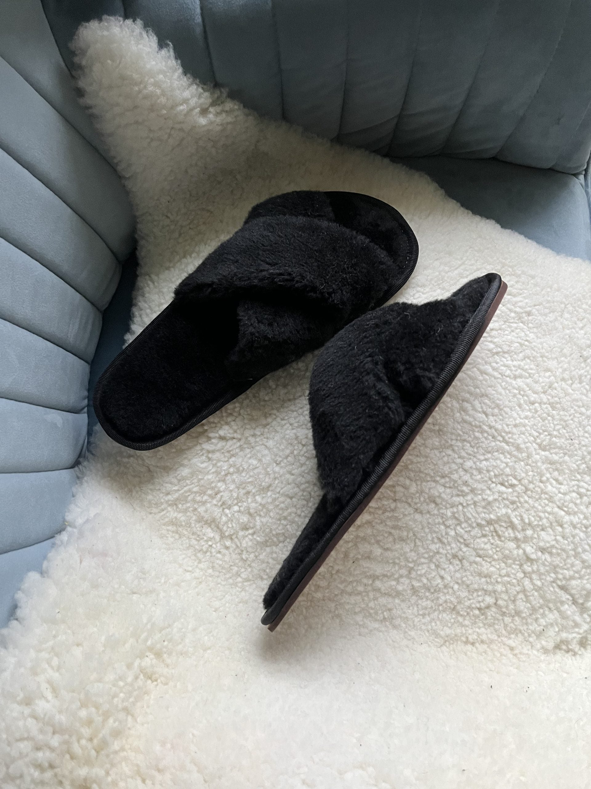 Sheepskin Fur Slippers – Soft Natural Wool Home Shoes (Sizes 36–41)