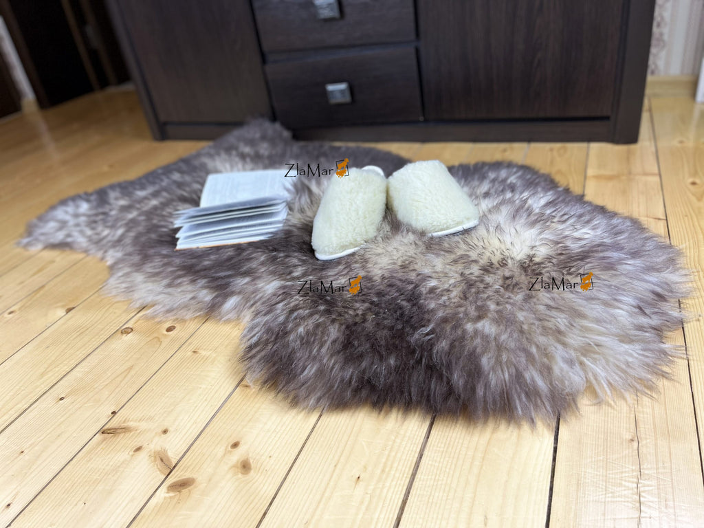 White Sheepskin with Black-Tipped Wool 120×70 cm – Natural Rug