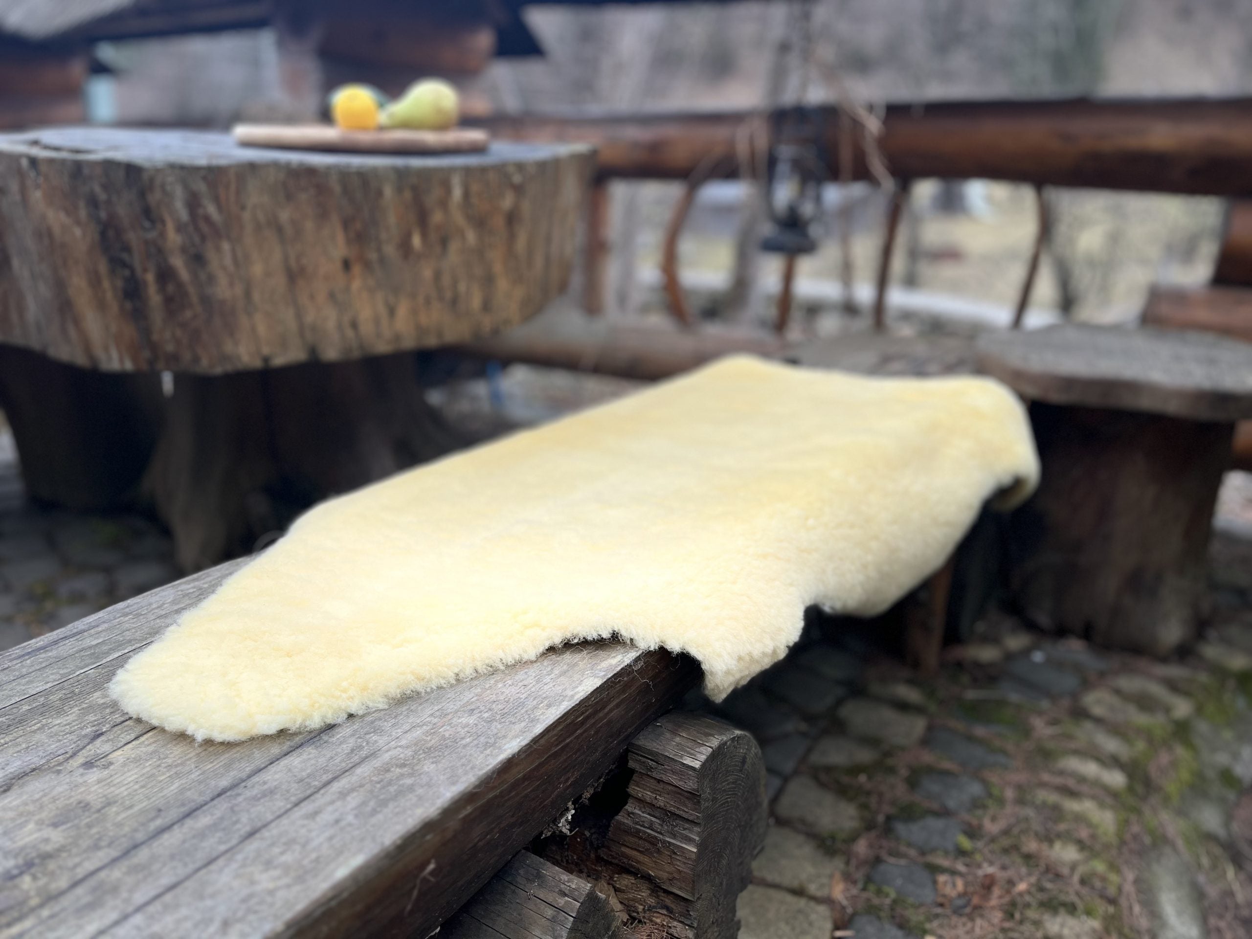 Lemon Dyed Short Wool Sheepskin 110×65 cm – Natural Rug