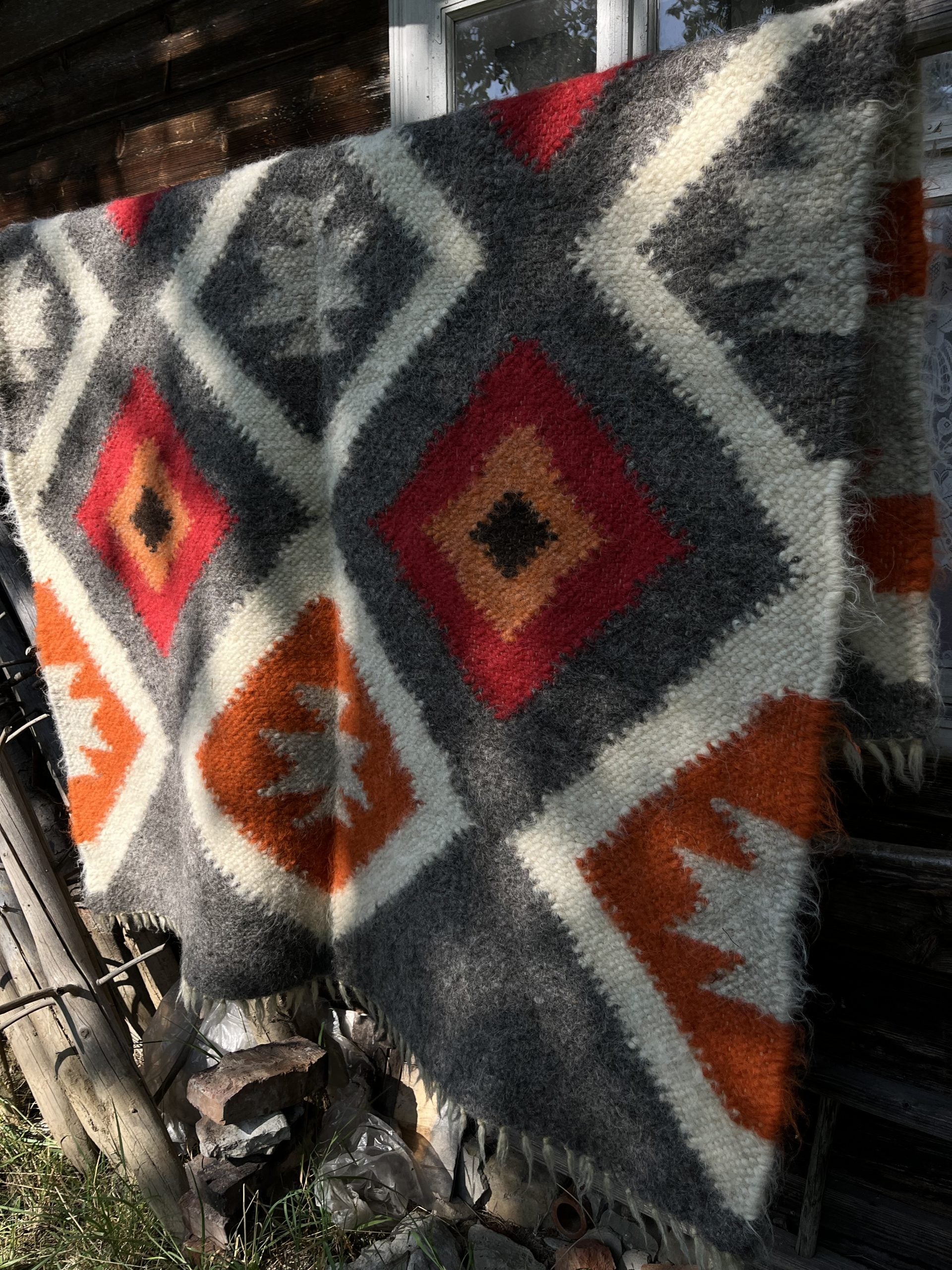 Carpathian Wool Blanket “Scandinavian” 150×200 cm – Premium Handmade Natural Wool