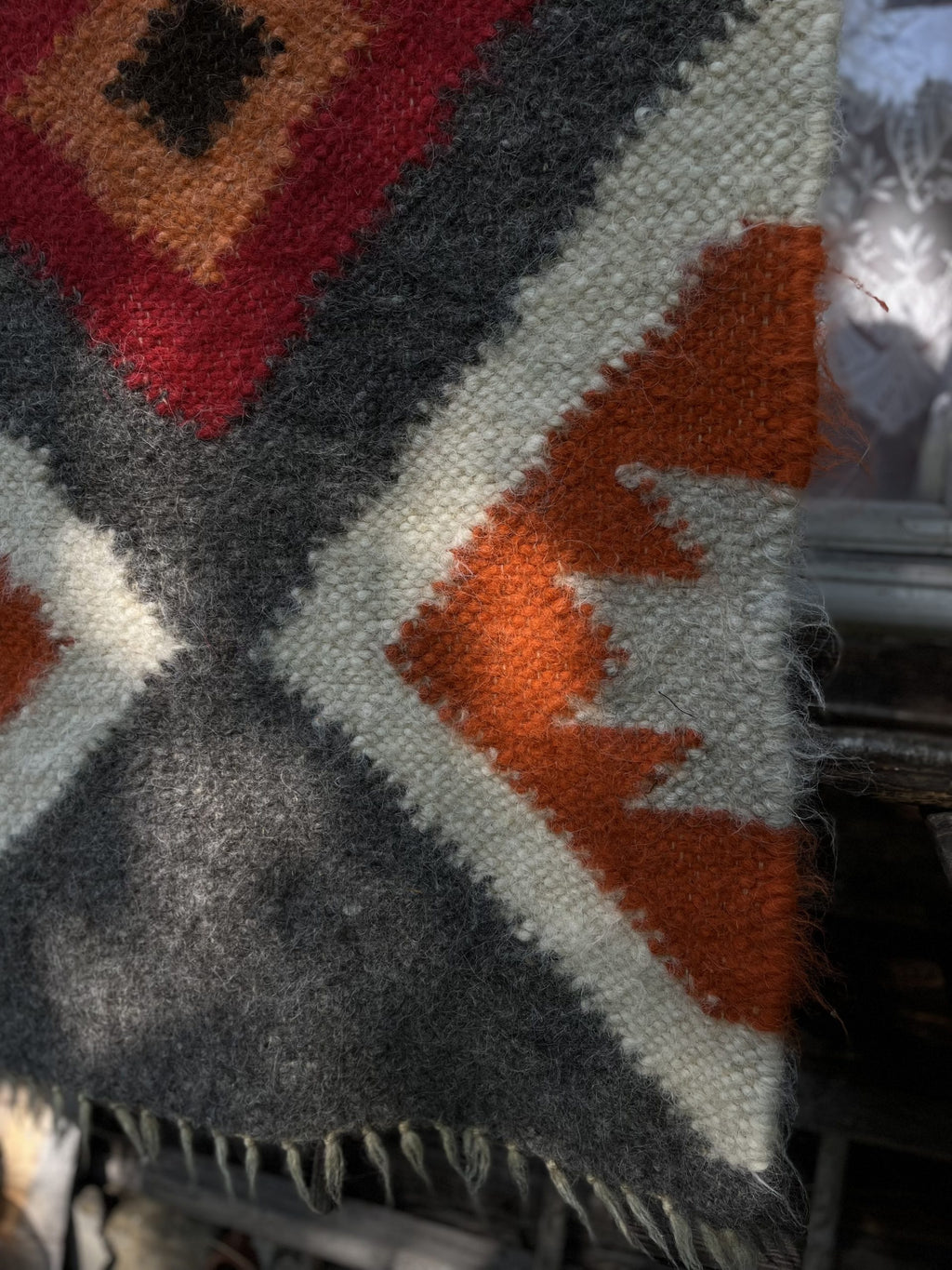 Carpathian Wool Blanket “Scandinavian” 150×200 cm – Premium Handmade Natural Wool