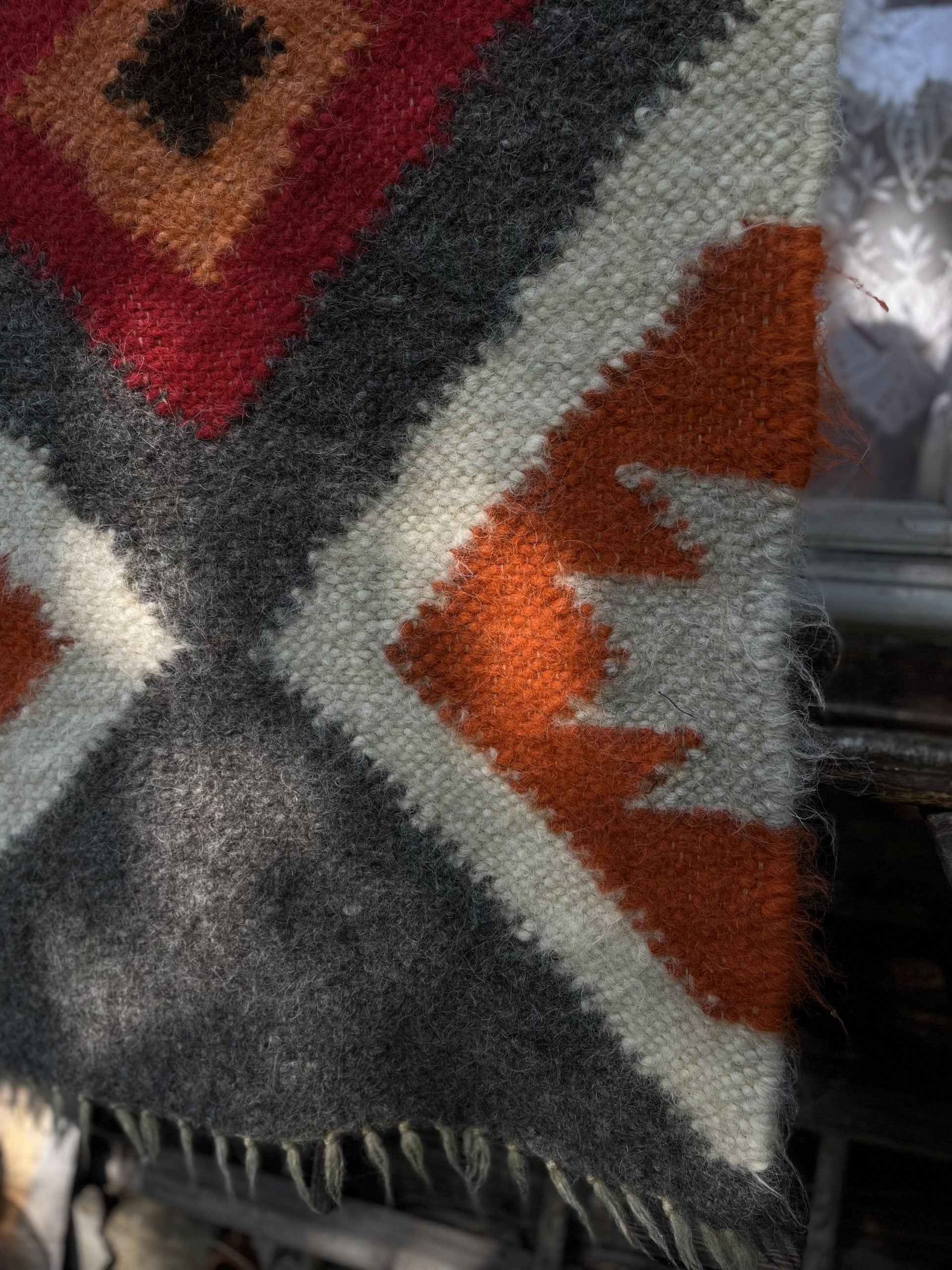 Carpathian Wool Blanket “Scandinavian” 150×200 cm – Premium Handmade Natural Wool