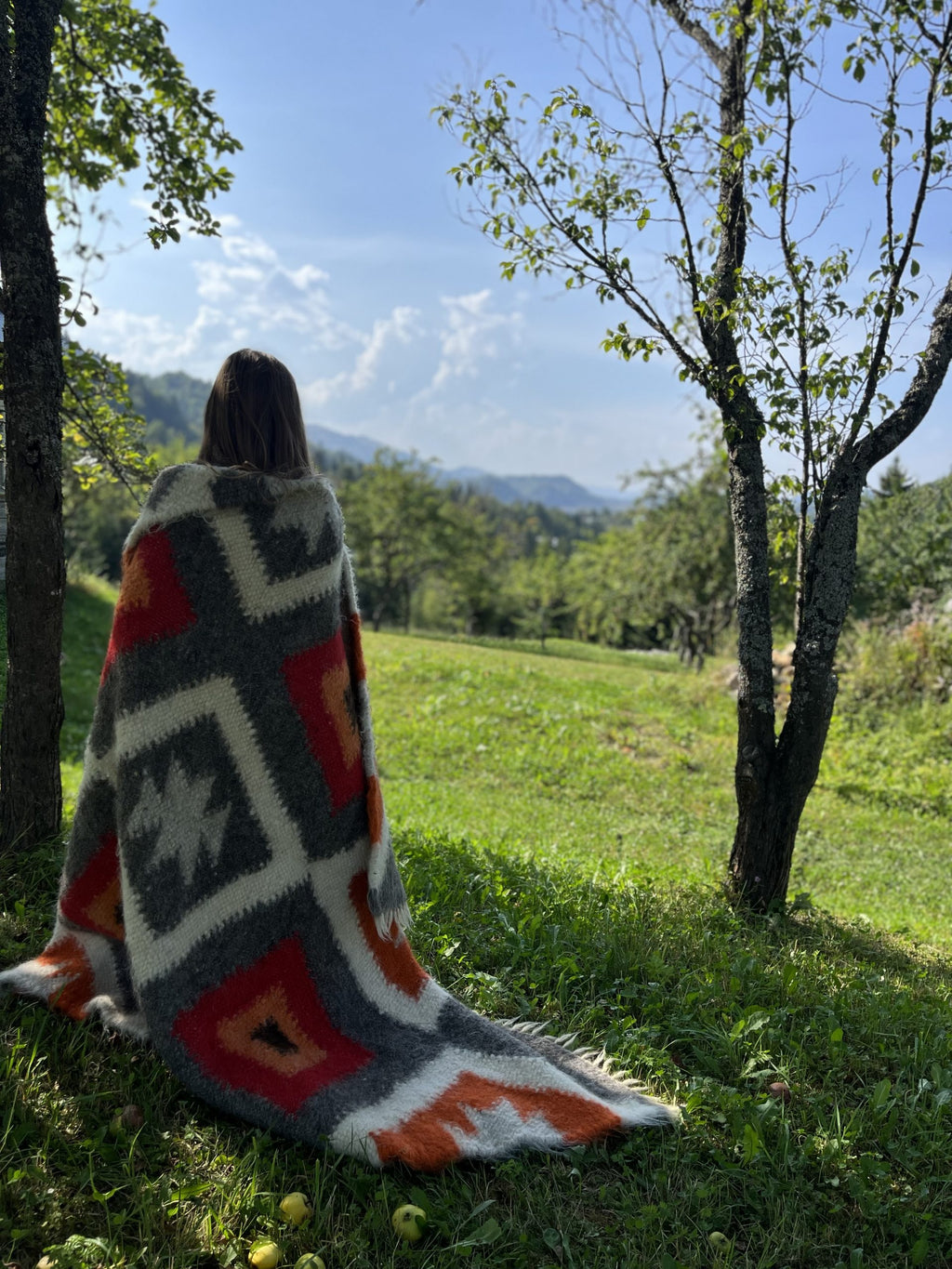 Carpathian Wool Blanket “Scandinavian” 150×200 cm – Premium Handmade Natural Wool
