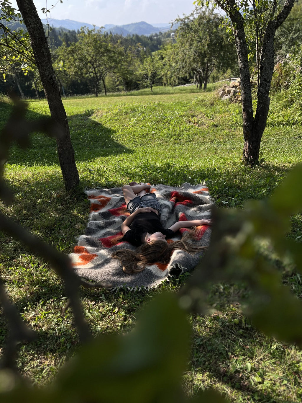 Carpathian Wool Blanket “Scandinavian” 150×200 cm – Premium Handmade Natural Wool
