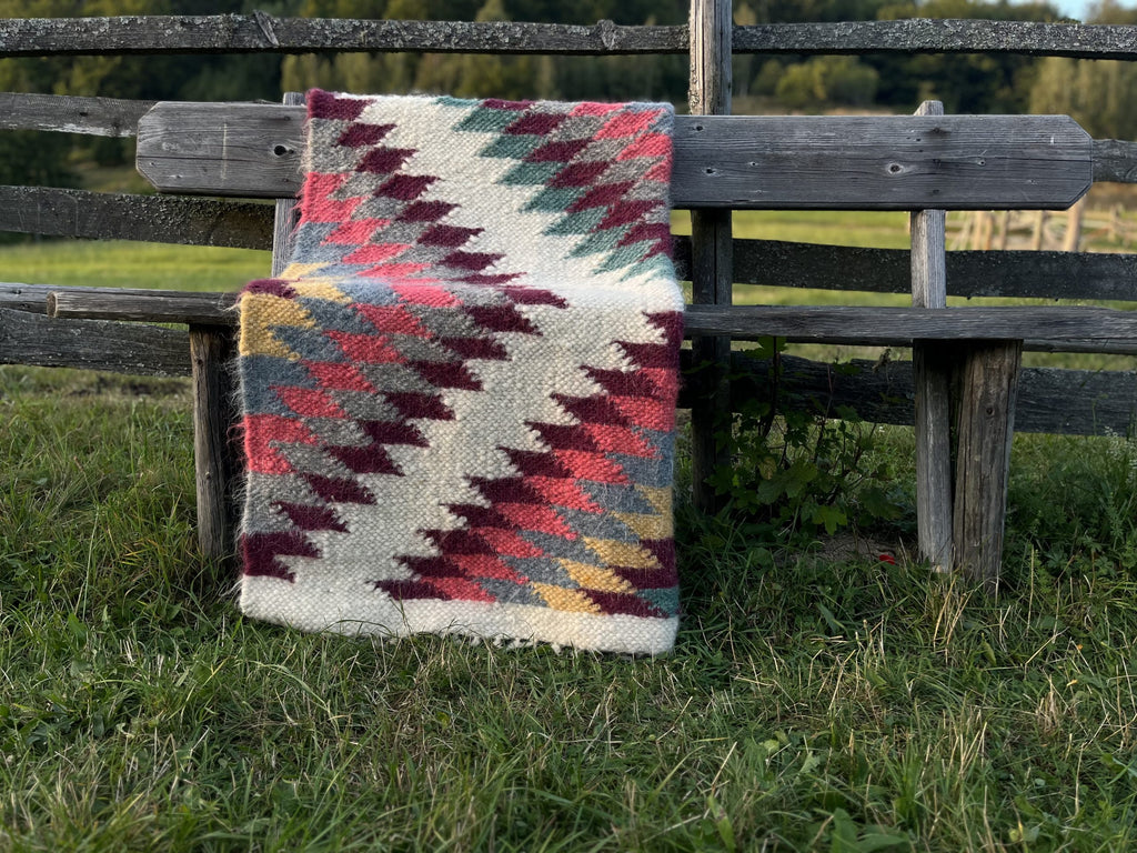 Carpathian Wool Blanket “Feather Bordeaux” 150×210 cm – Premium Handmade Natural Wool