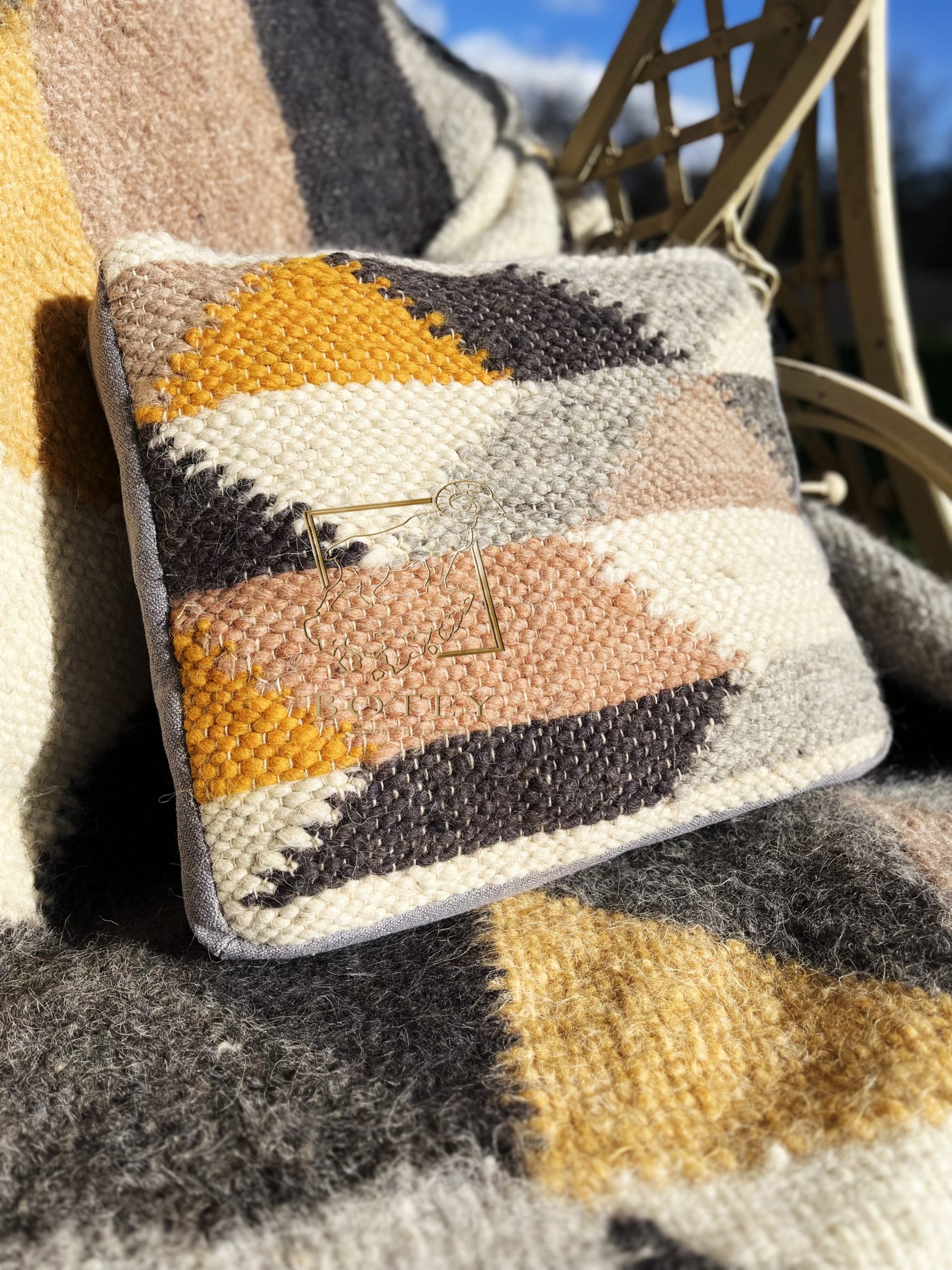 Decorative Wool Cushion “Modern” 45×45 cm – Handmade | BOTEY