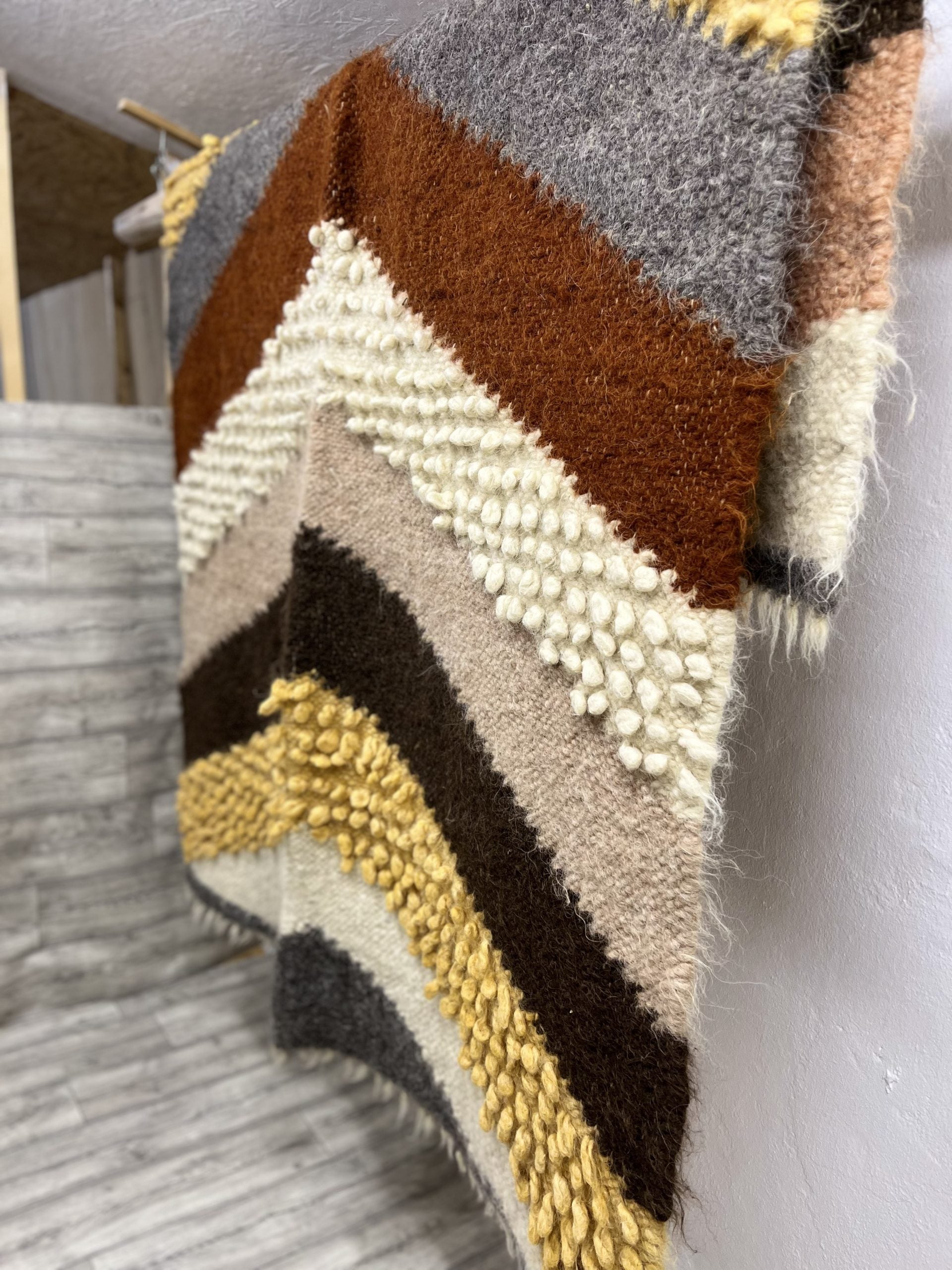 Carpathian Wool Blanket Yellow-Brown 150×200 cm – Premium Handmade Natural Wool