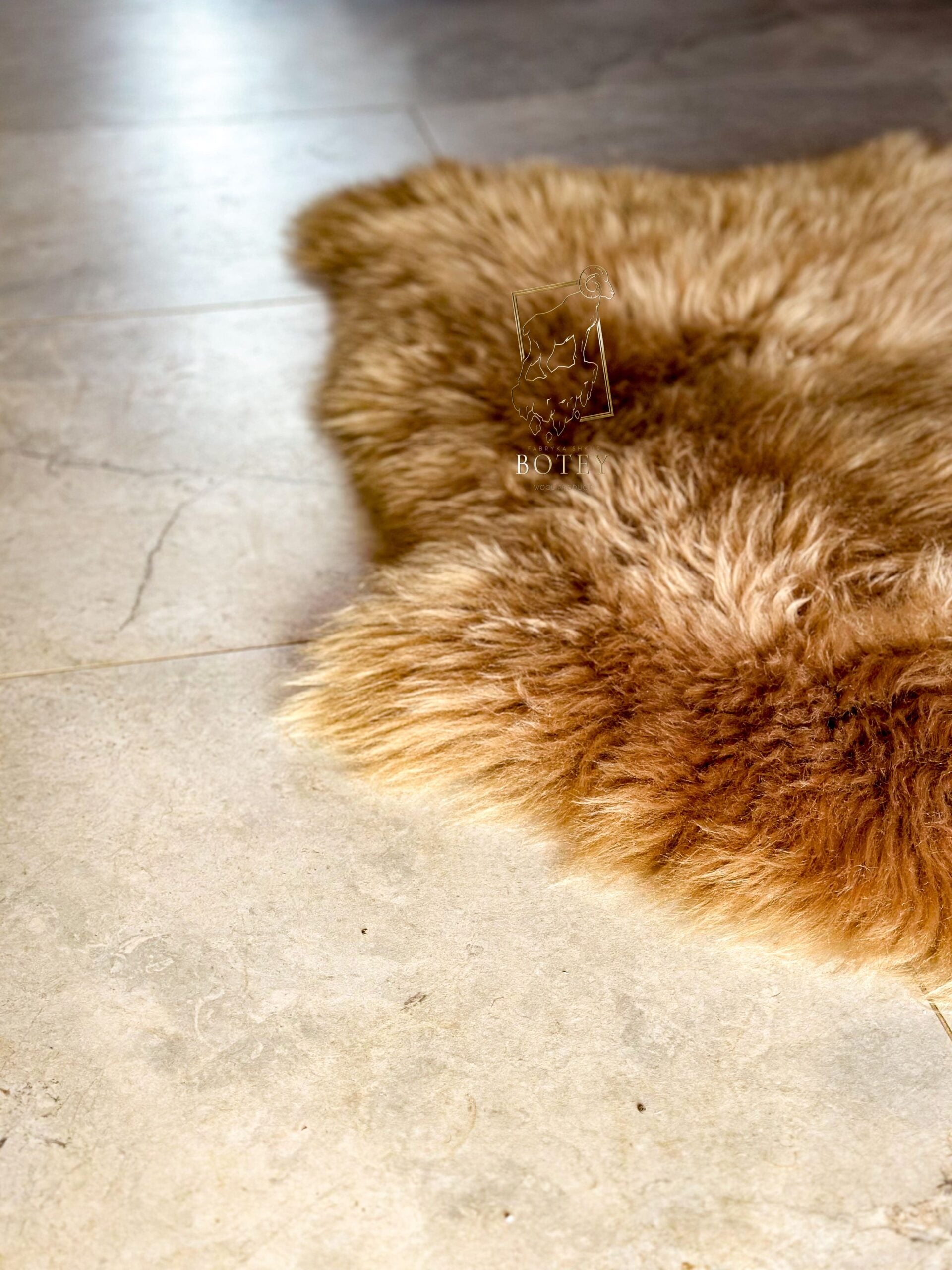 Caramel Sheepskin 110×60 cm – Natural Wool Rug