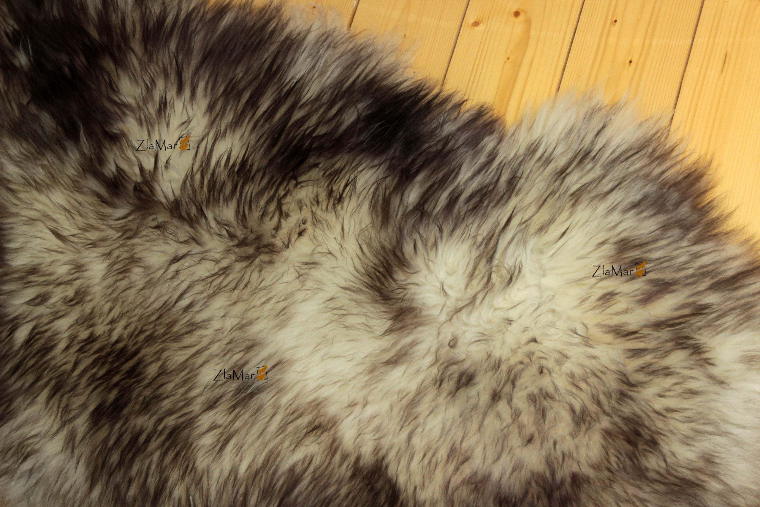 White Sheepskin with Black-Tipped Wool 120×70 cm – Natural Rug