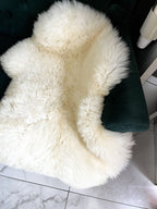 White Sheepskin Rug 110×65 cm – Natural Wool Hide