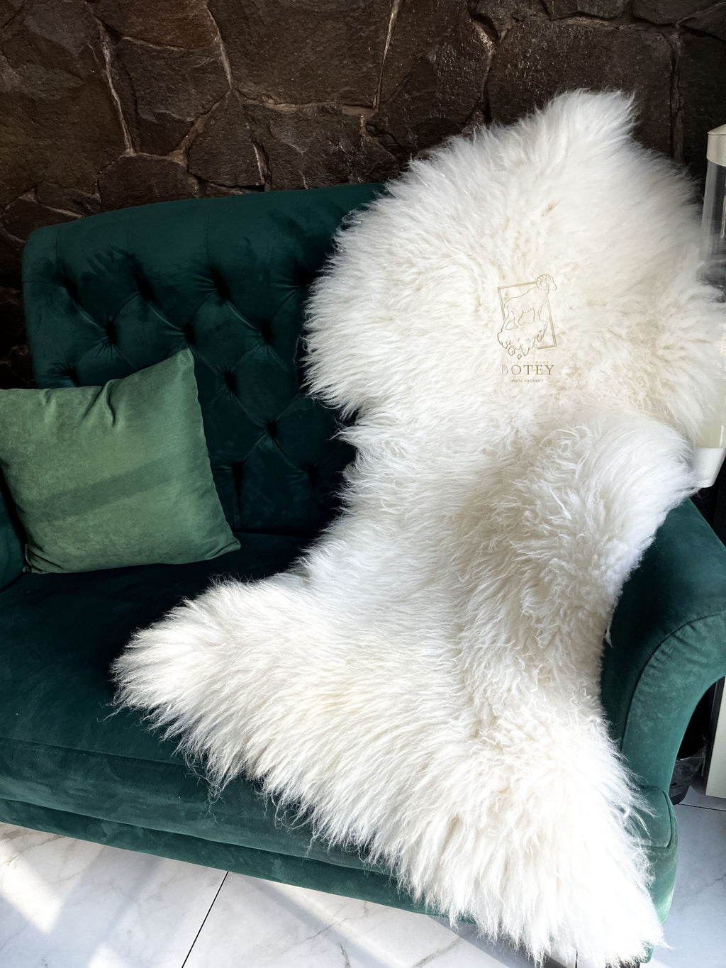 White Sheepskin Rug LUX New Zealand 120×70 cm – Premium Long Wool Hide