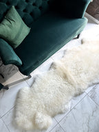Natural White Sheepskin Rug Double (200×70 cm) – Soft Luxury Fur Carpet