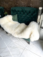 Natural White Sheepskin Rug Double (200×70 cm) – Soft Luxury Fur Carpet