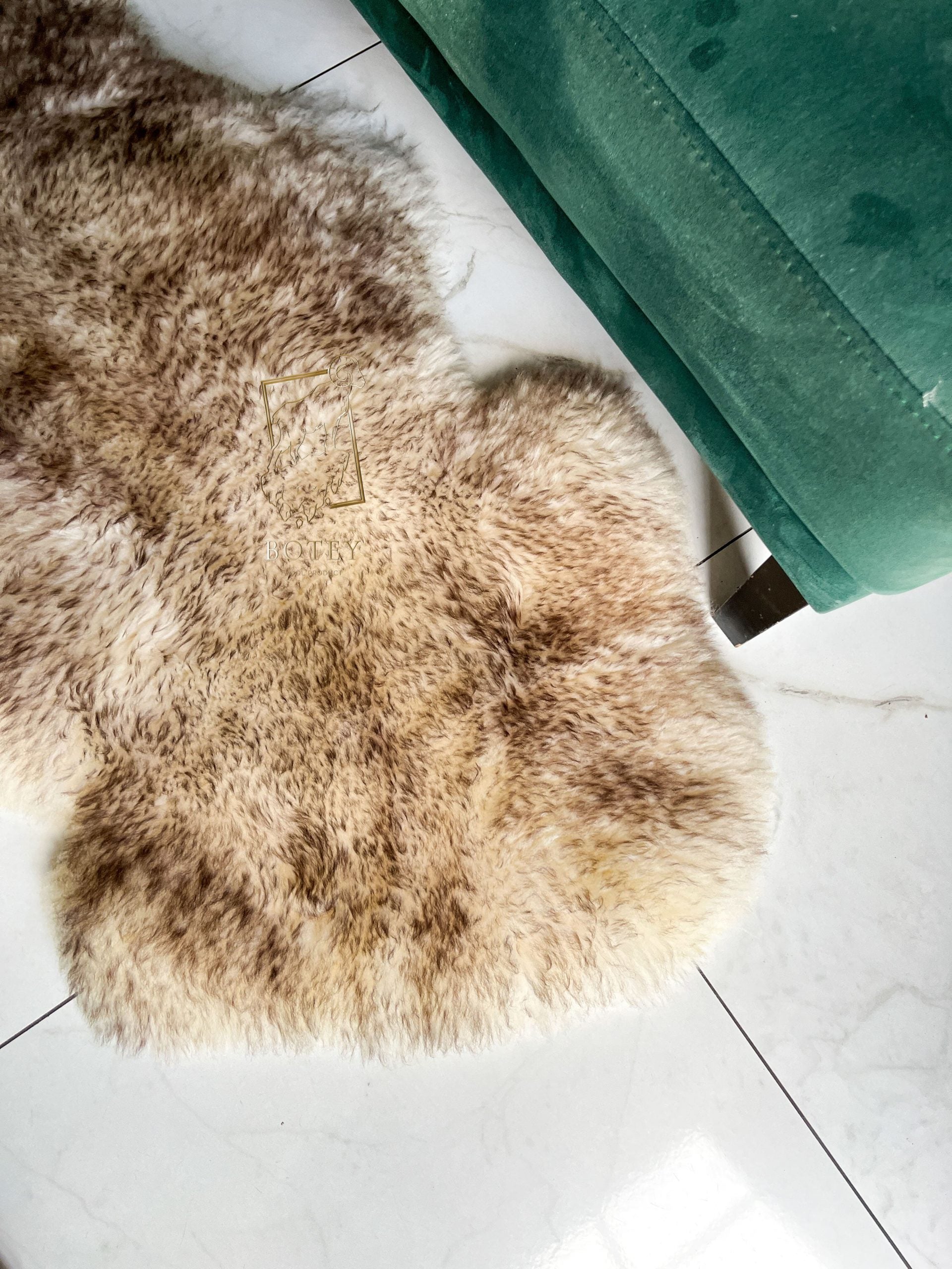 White Sheepskin with Ash-Tipped Wool 120×70 cm – Natural Rug