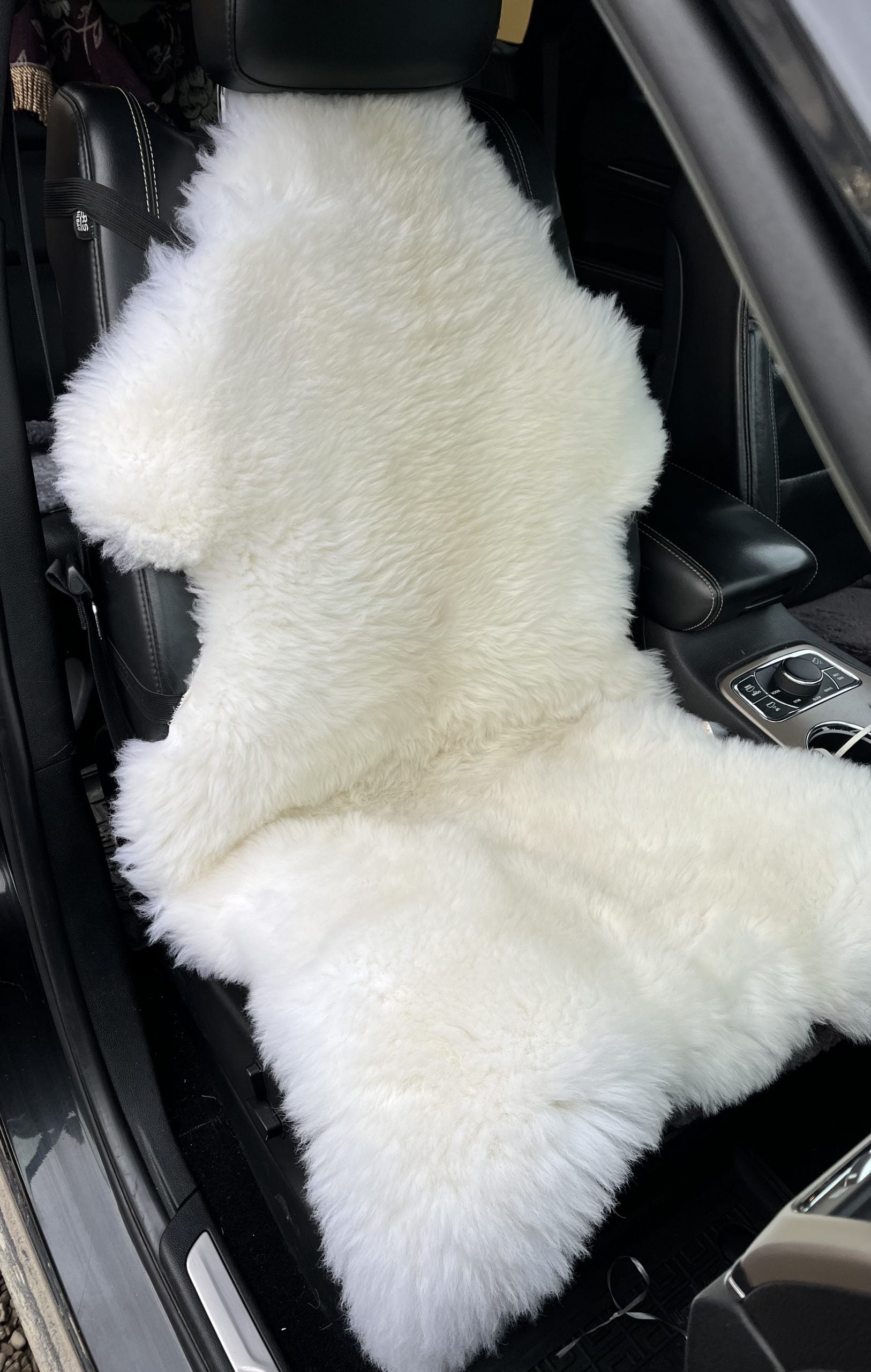 White Sheepskin Car Seat Cover 120×65 cm – Natural Fur