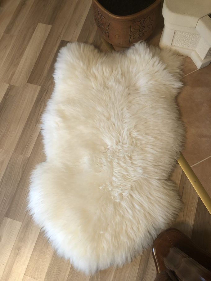 Large Sheepskin Rug “Giant” 130×75+ cm – Natural Wool Hide