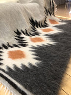 Carpathian Wool Blanket “Sun” 180×210 cm – Premium Handmade Natural Wool