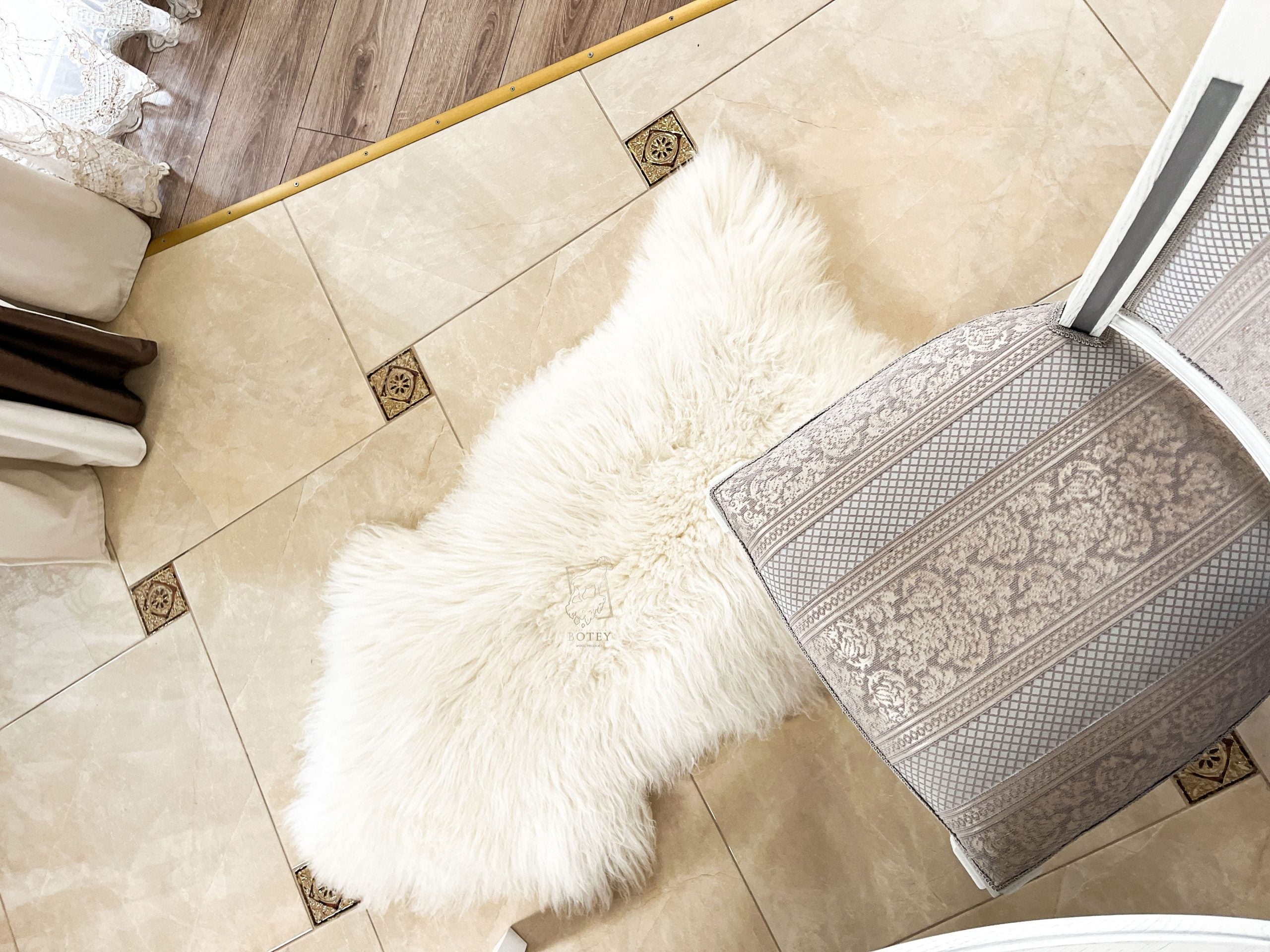 White Sheepskin Rug Long Wool 130×75 cm – Natural Hide