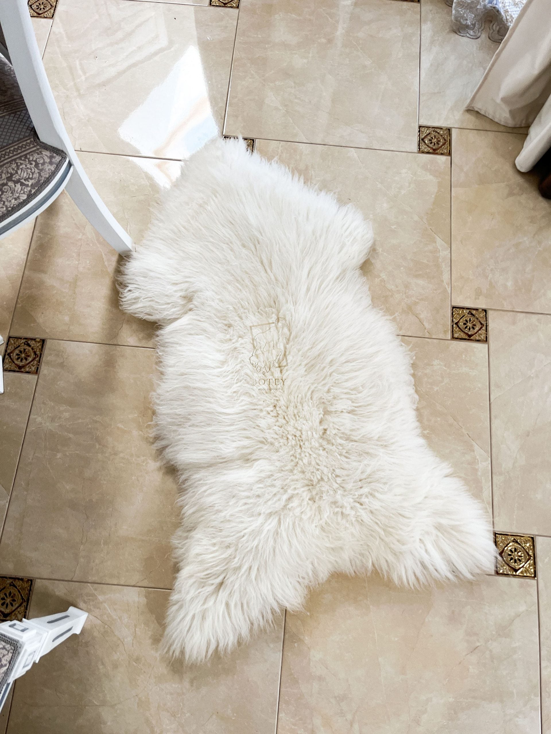 White Sheepskin Rug Long Wool 130×75 cm – Natural Hide