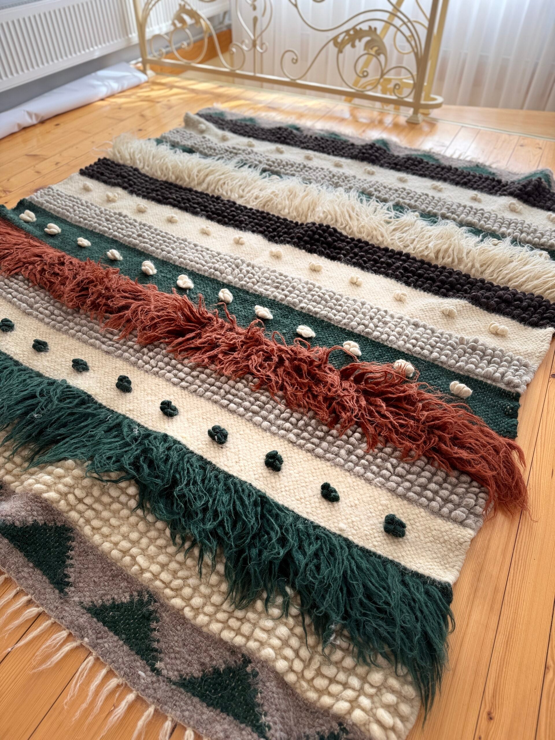 Carpathian Wool Blanket “Forest Tale” 200×220 cm – Premium Handmade Natural Wool