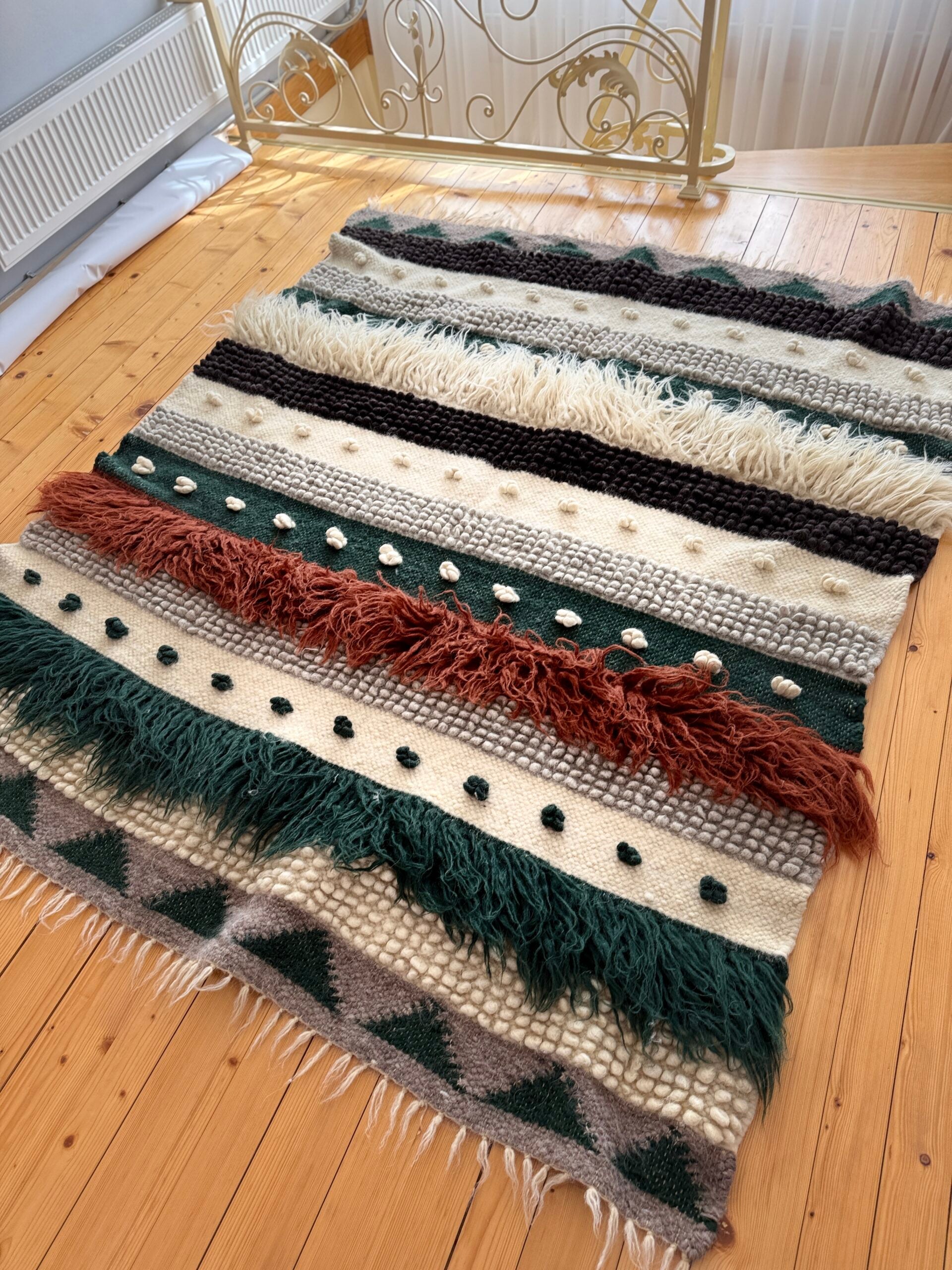 Carpathian Wool Blanket “Forest Tale” 200×220 cm – Premium Handmade Natural Wool