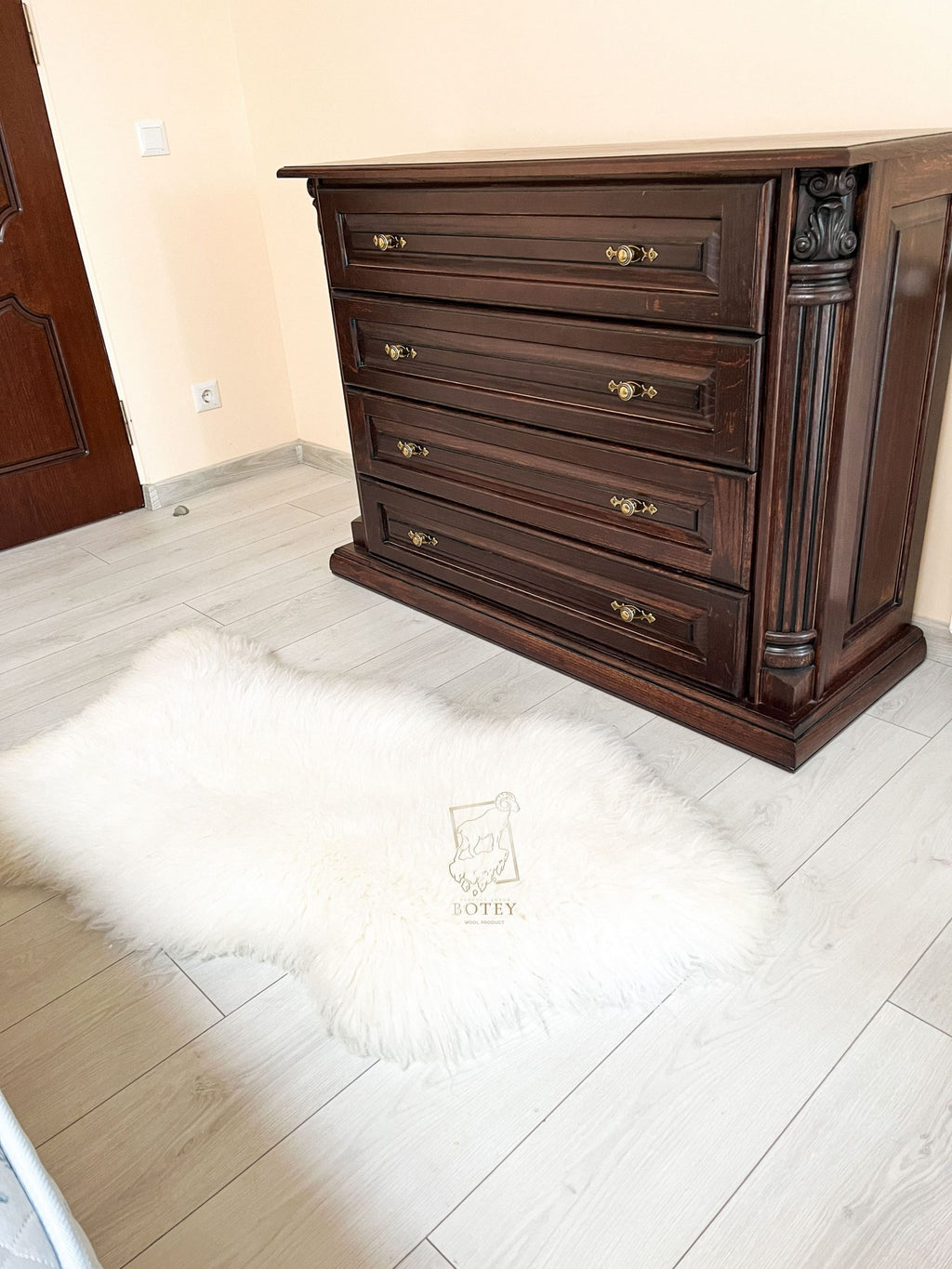 White Sheepskin Rug Medium Wool 120×70 cm – Natural Hide