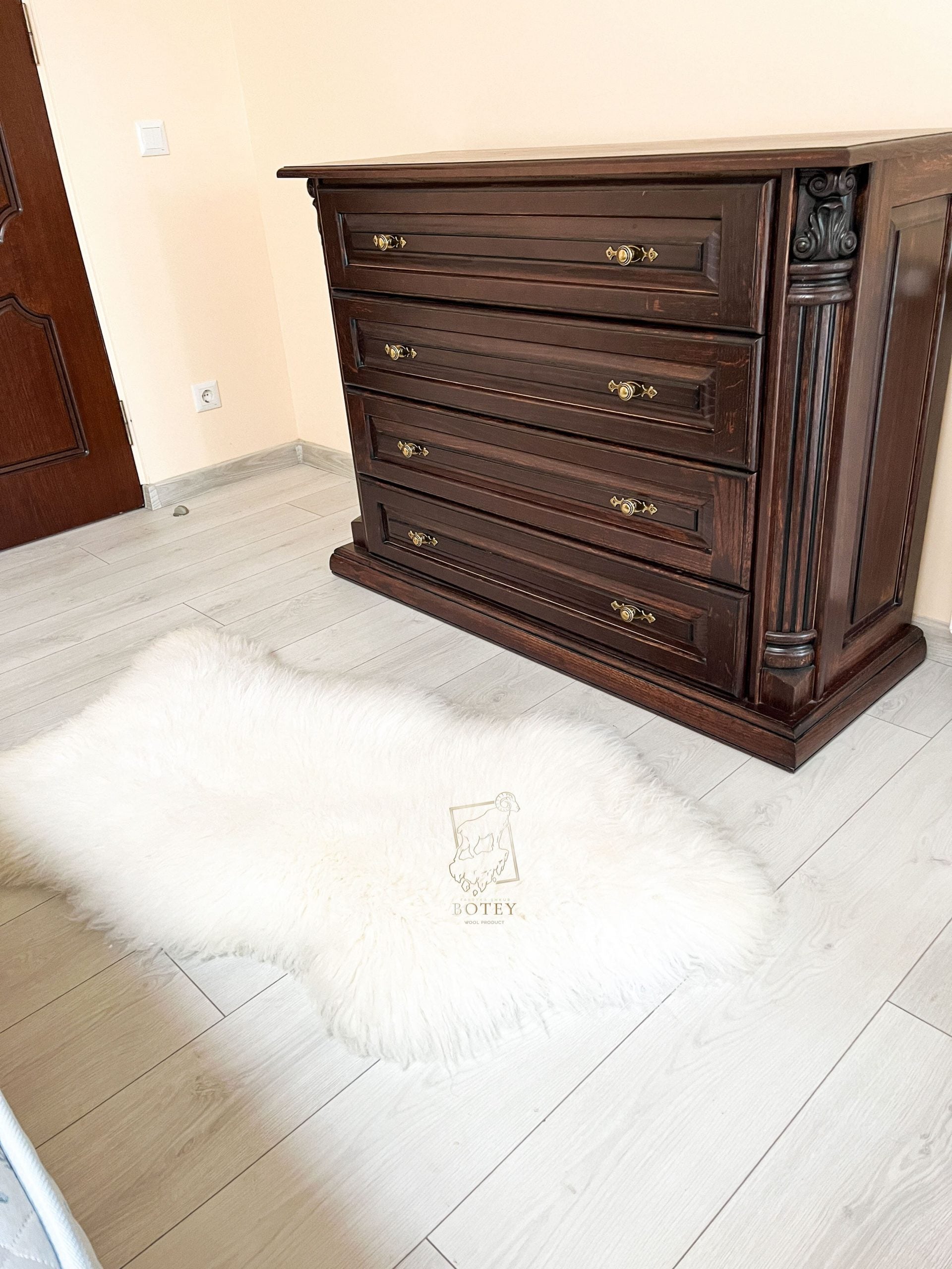 White Sheepskin Rug Medium Wool 120×70 cm – Natural Hide
