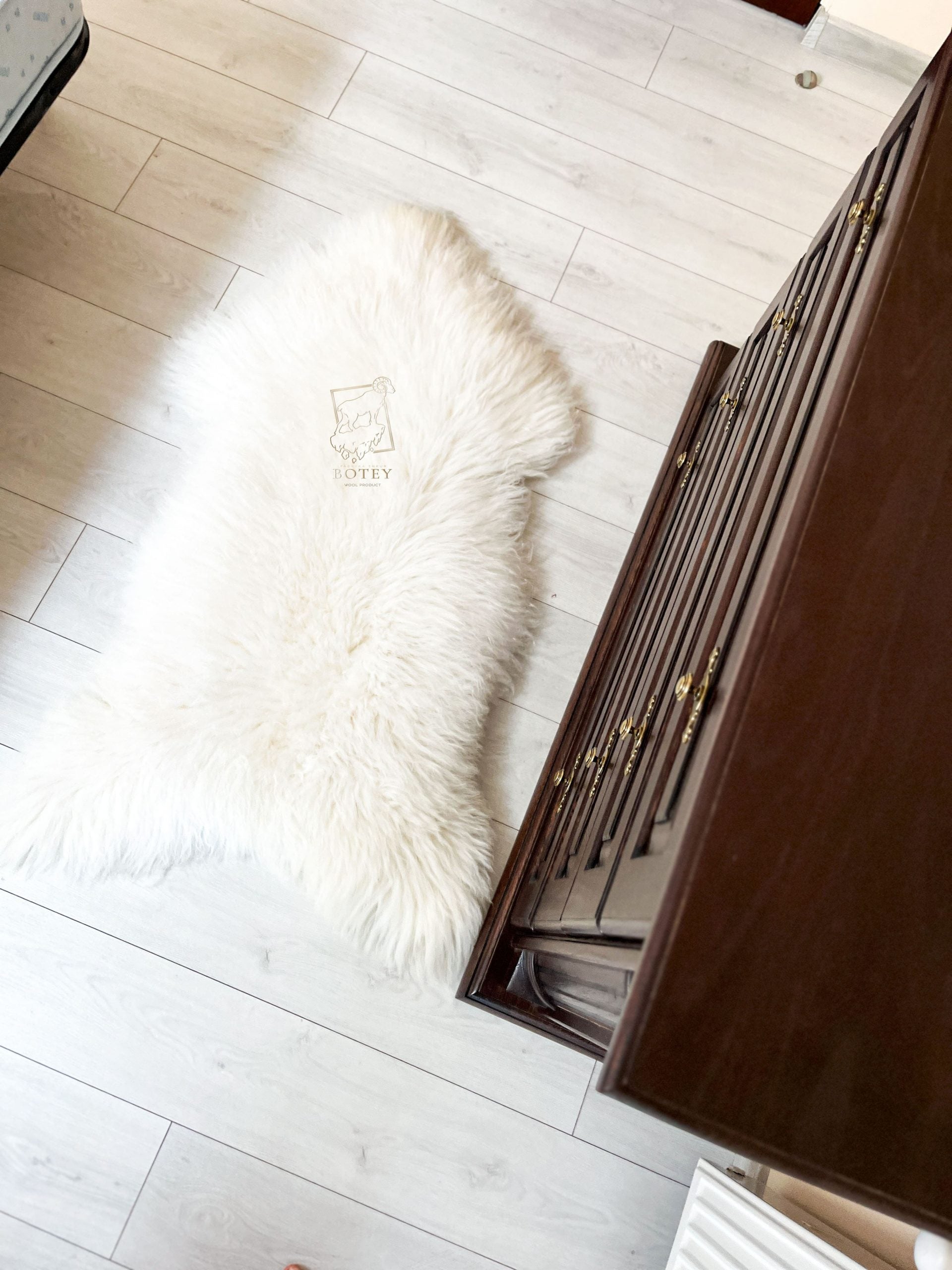White Sheepskin Rug Medium Wool 120×70 cm – Natural Hide