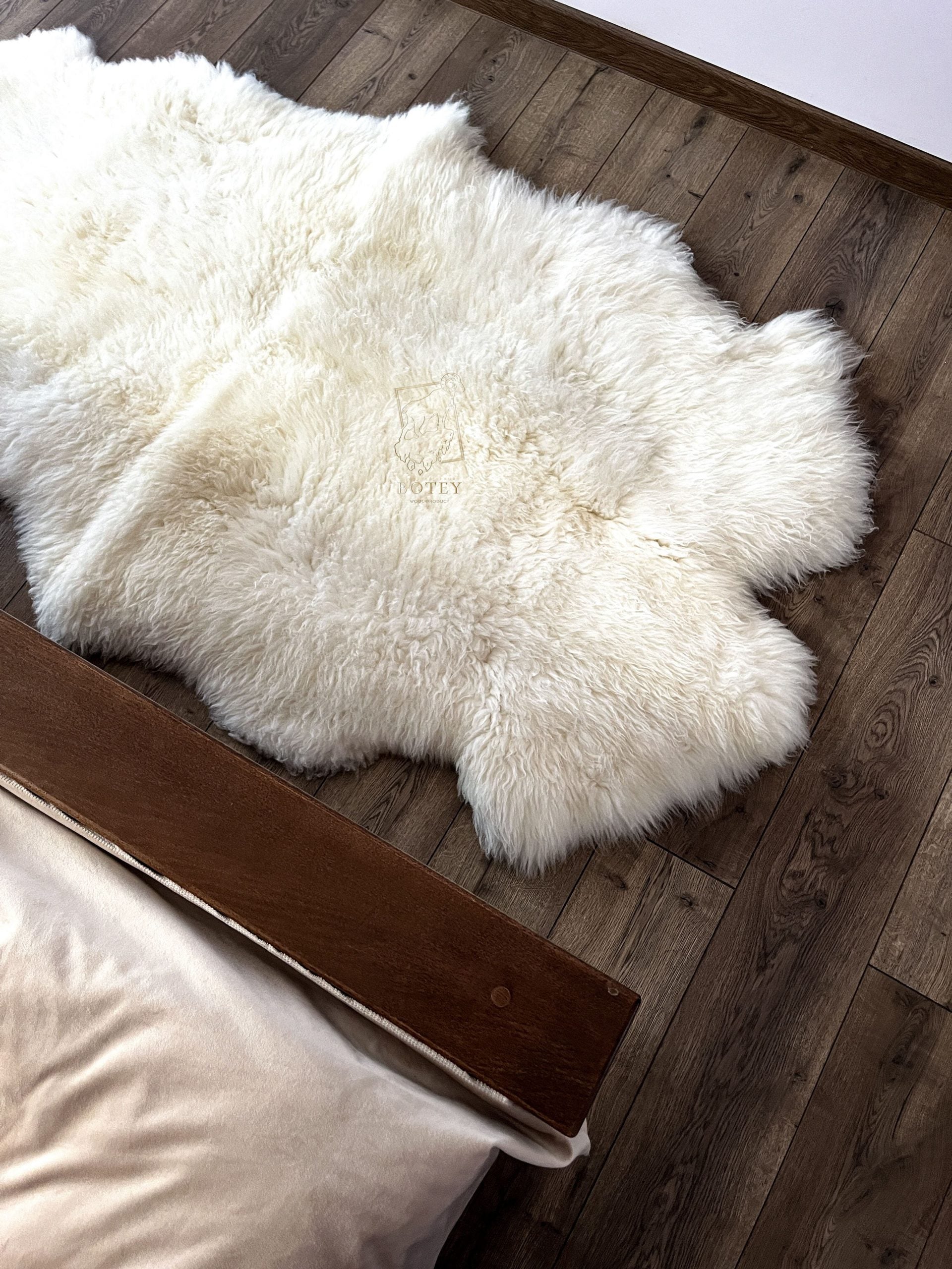 Large Patchwork Sheepskin Rug (150×200 cm) – Natural Fur Carpet