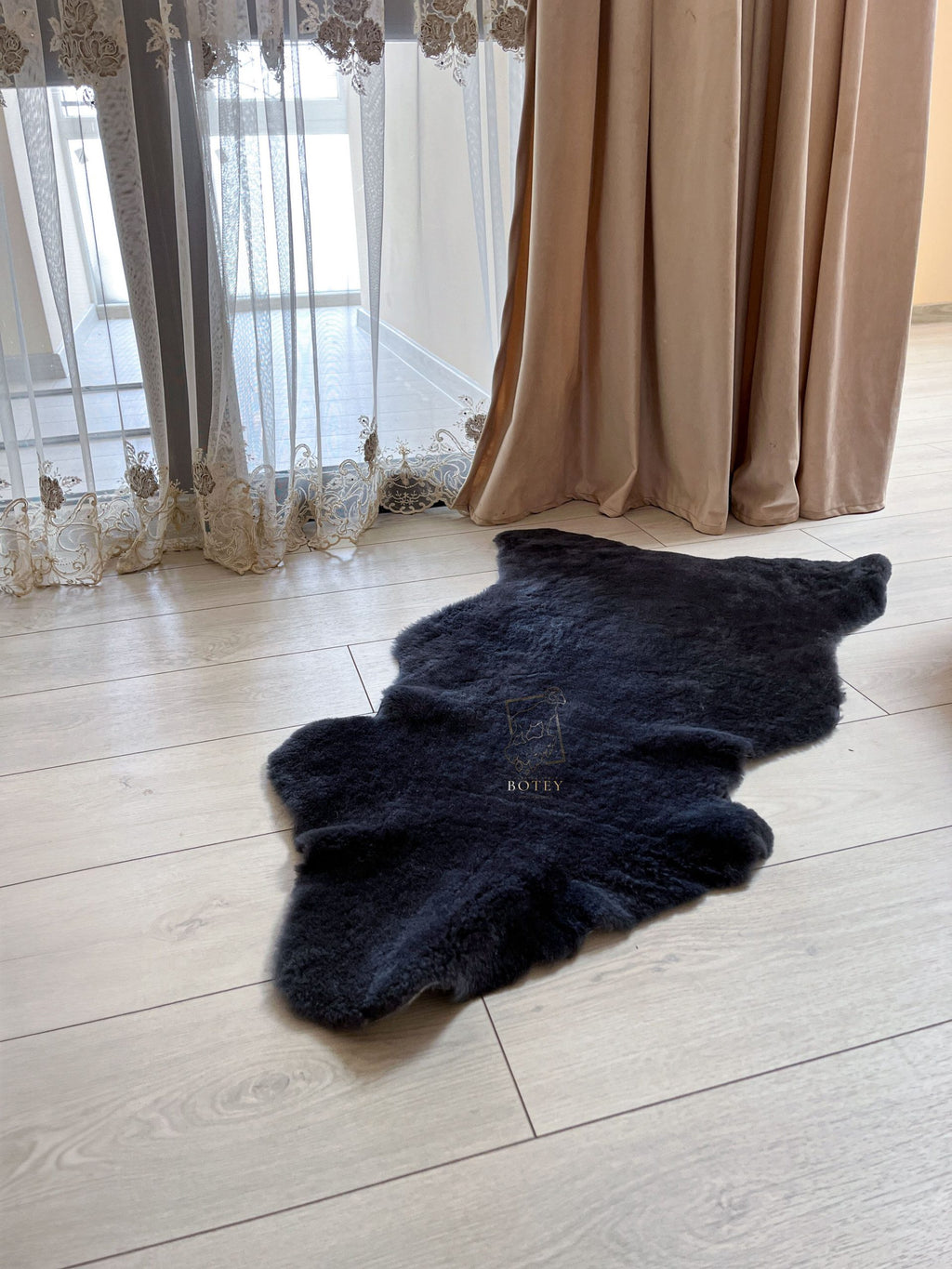Grey Short Wool Sheepskin 110×60 cm – Natural Rug