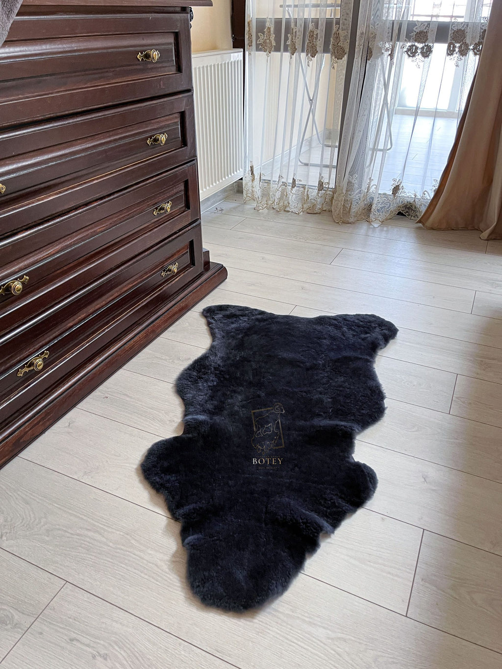 Grey Short Wool Sheepskin 110×60 cm – Natural Rug