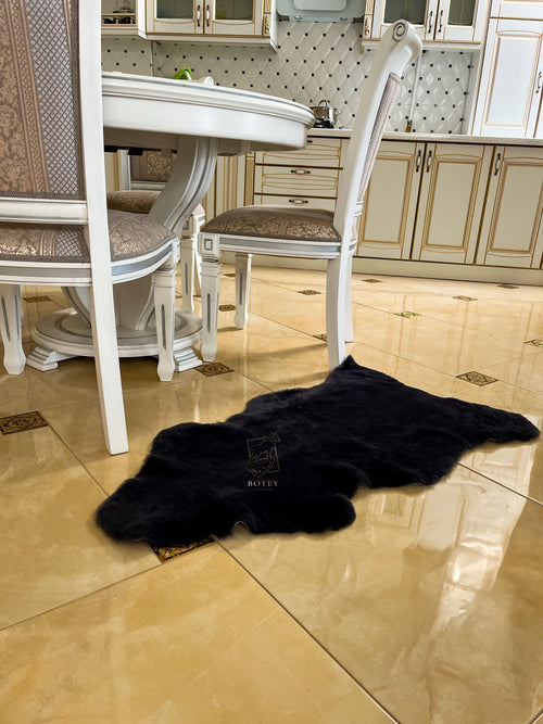 Black Short Wool Sheepskin 110×60 cm – Natural Rug