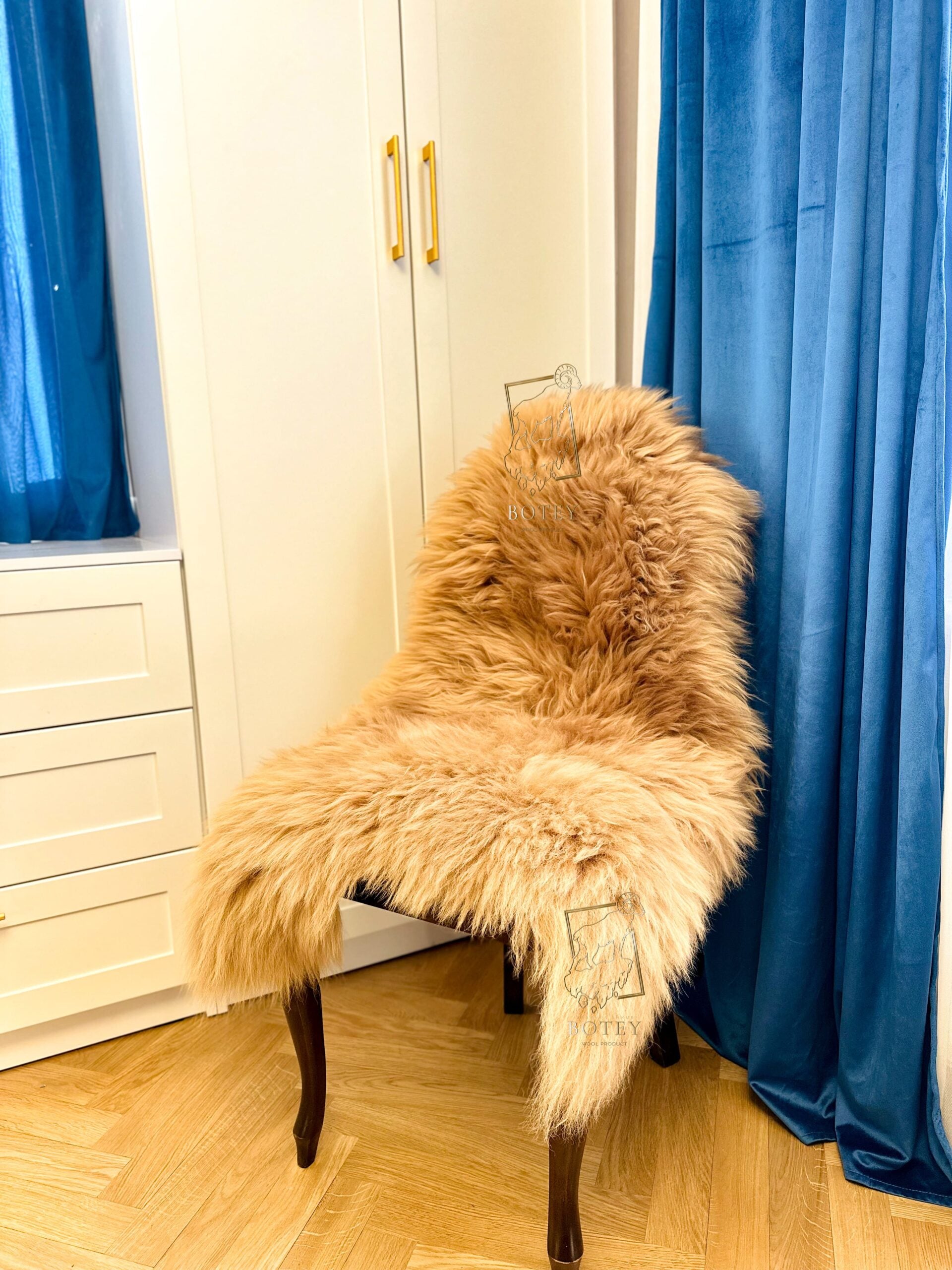 Caramel Sheepskin 110×60 cm – Natural Wool Rug