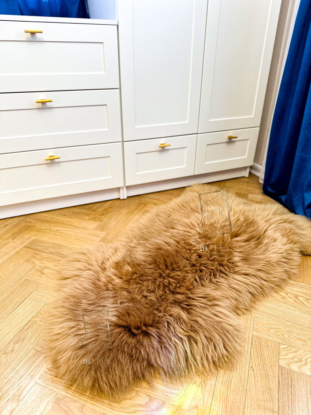 Caramel Sheepskin 120×65 cm – Natural Wool Rug