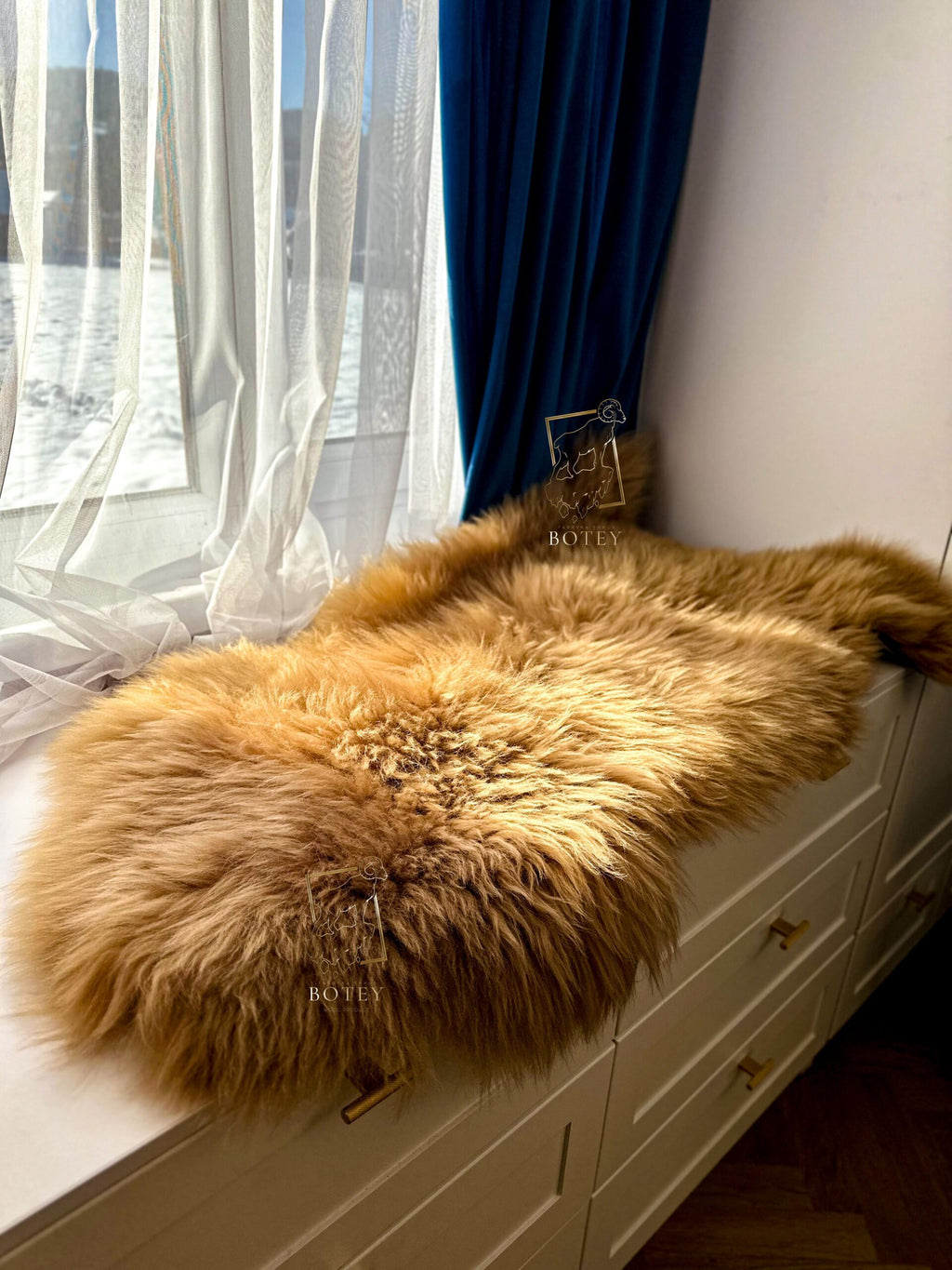 Caramel Sheepskin 120×65 cm – Natural Wool Rug