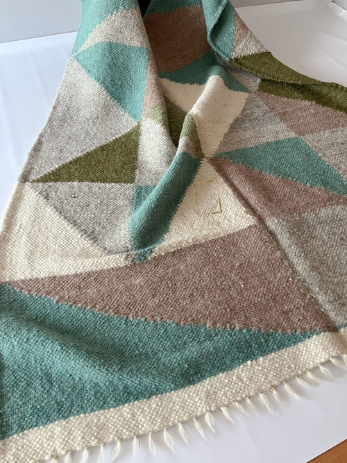 Carpathian Wool Blanket “Emerald” 190×220 cm – Premium Handmade Natural Wool