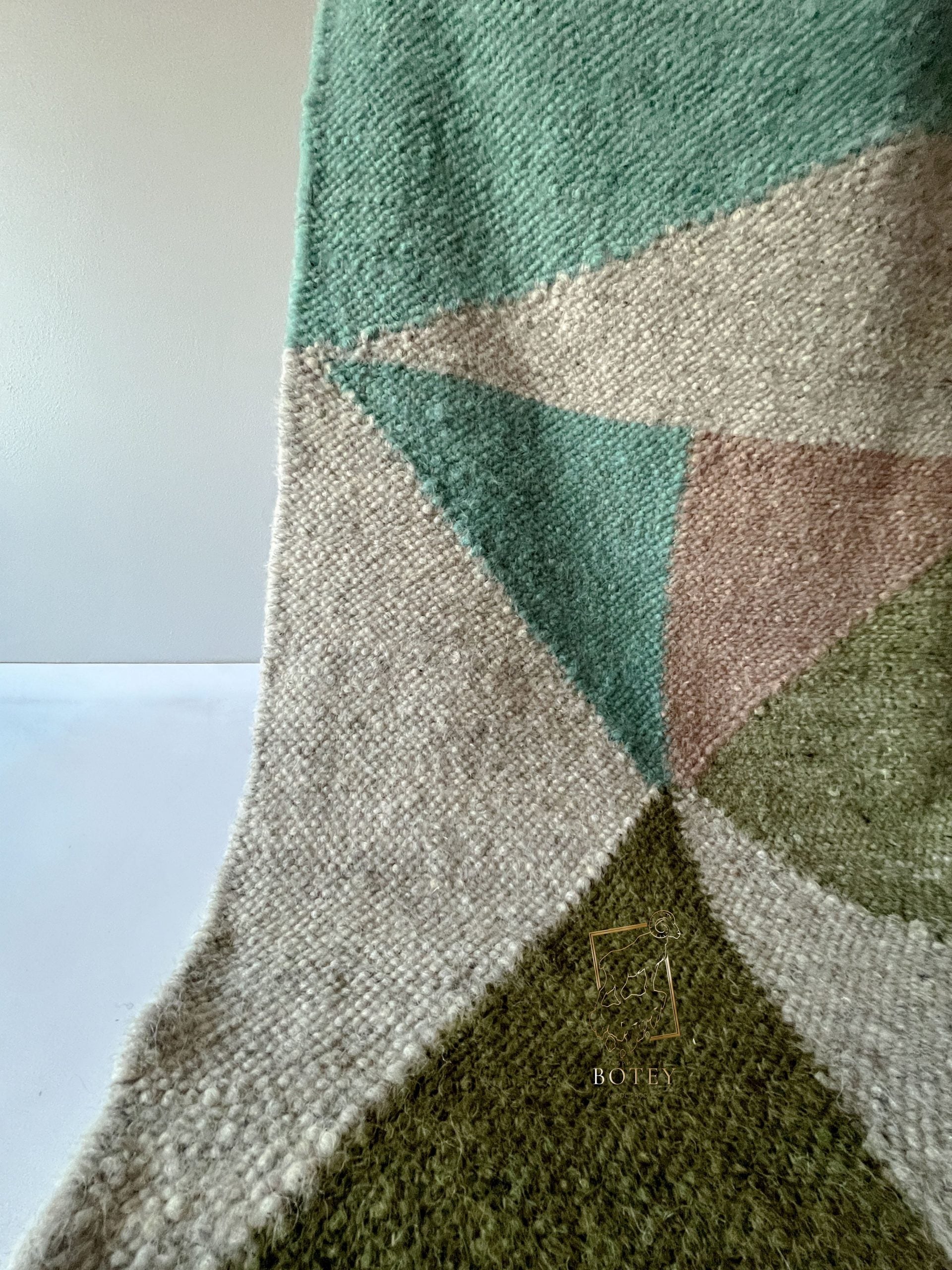 Carpathian Wool Blanket “Emerald” 190×220 cm – Premium Handmade Natural Wool