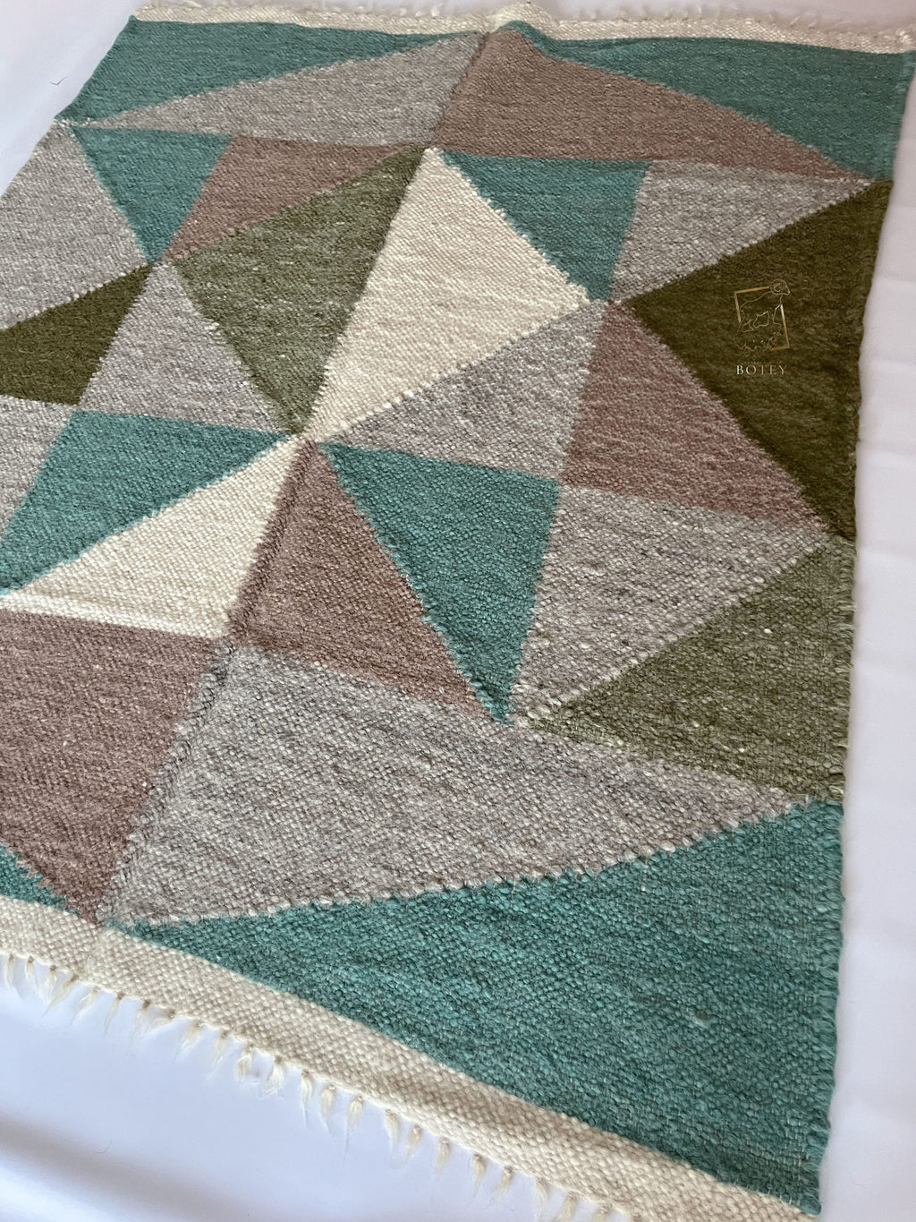 Carpathian Wool Blanket “Emerald” 190×220 cm – Premium Handmade Natural Wool