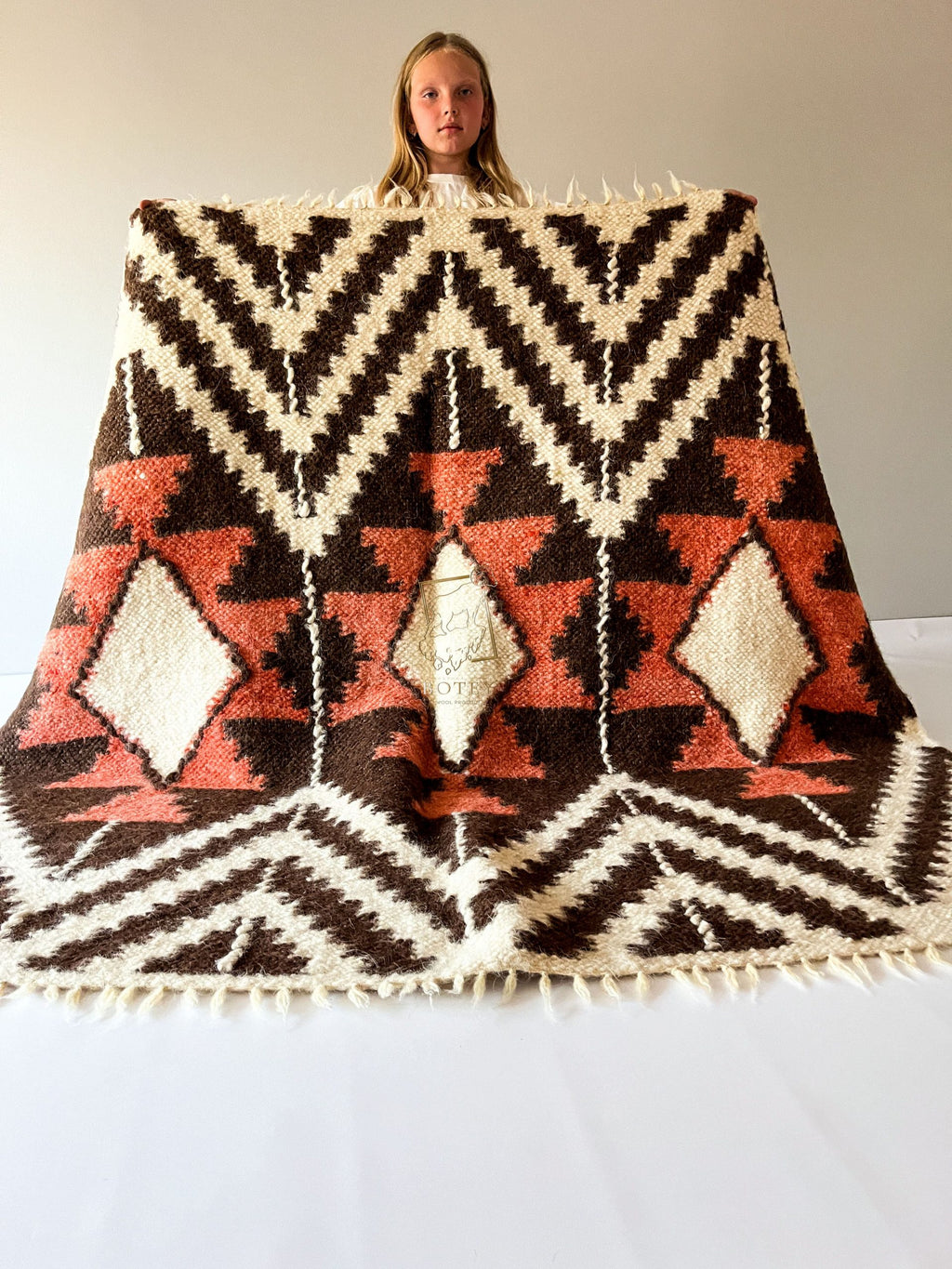 Carpathian Wool Blanket “Taystra” 190×220 cm – Premium Handmade Natural Wool