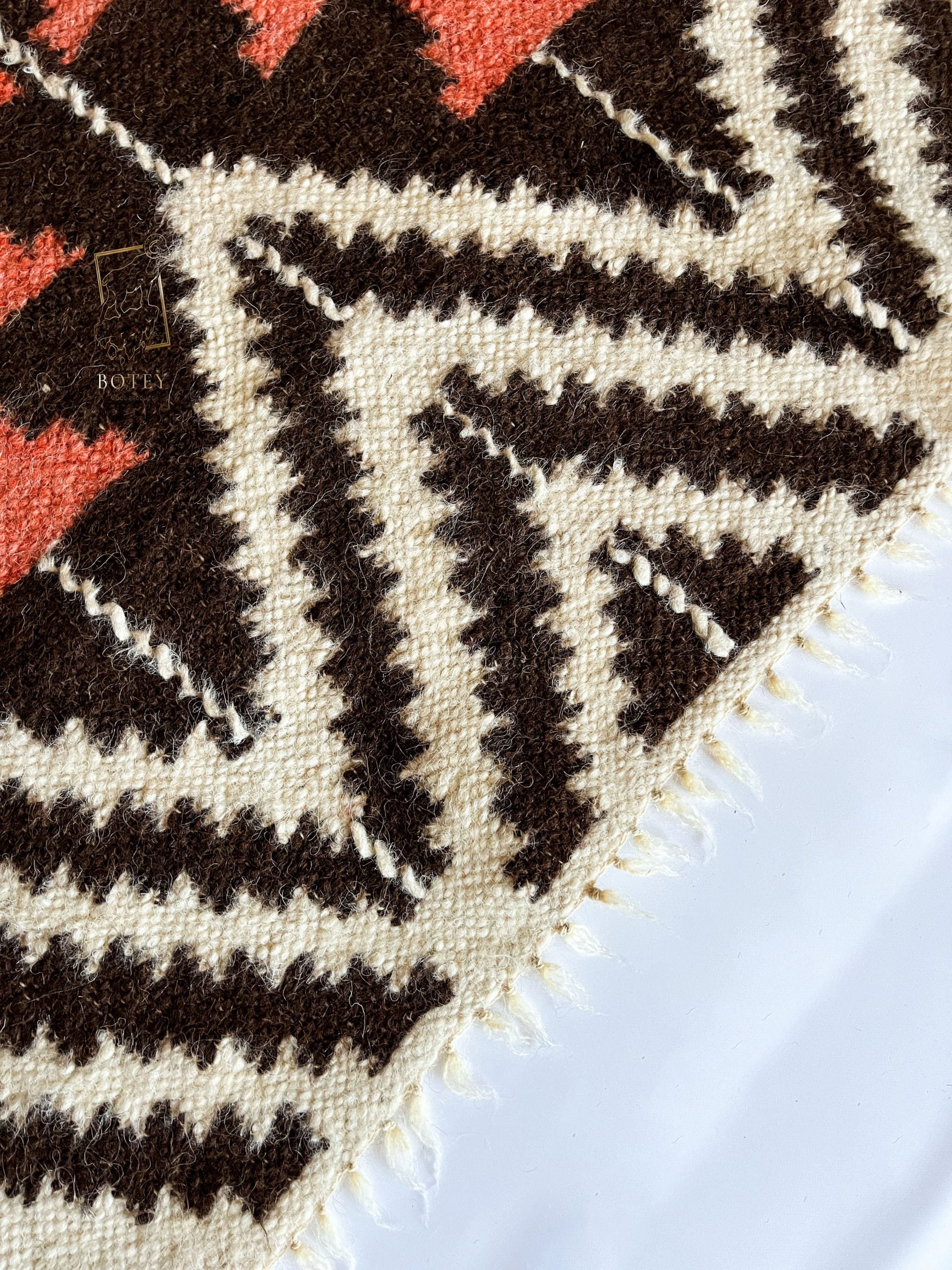 Carpathian Wool Blanket “Taystra” 190×220 cm – Premium Handmade Natural Wool