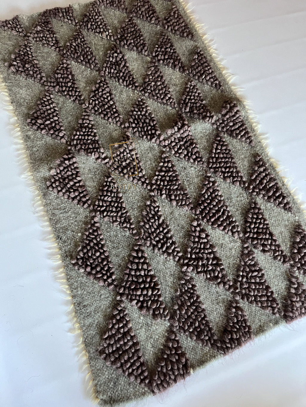 Wool Runner Rug “Diamond” 110×200 cm – Handmade Natural Wool