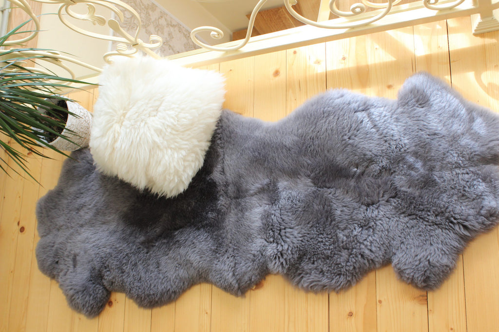 Fluffy White Sheepskin Cushion 40×40 cm – Natural Fur Decorative Pillow