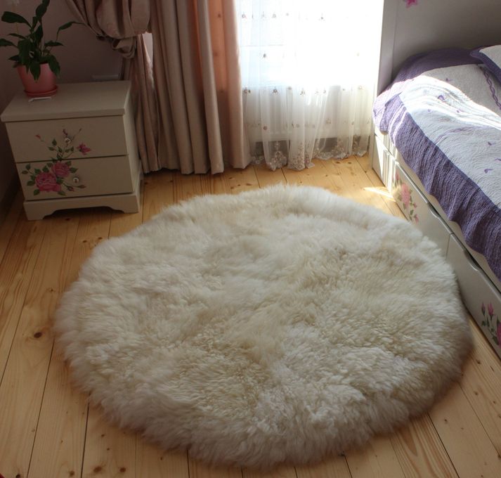 Round Sheepskin Rug (120×120 cm) – Natural White Fur Carpet