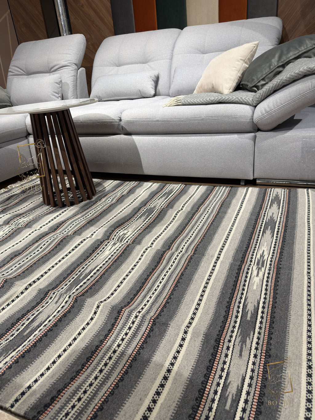 Handmade Hutsul Wool Rug – Natural Wool Carpet Grey 200×140 cm
