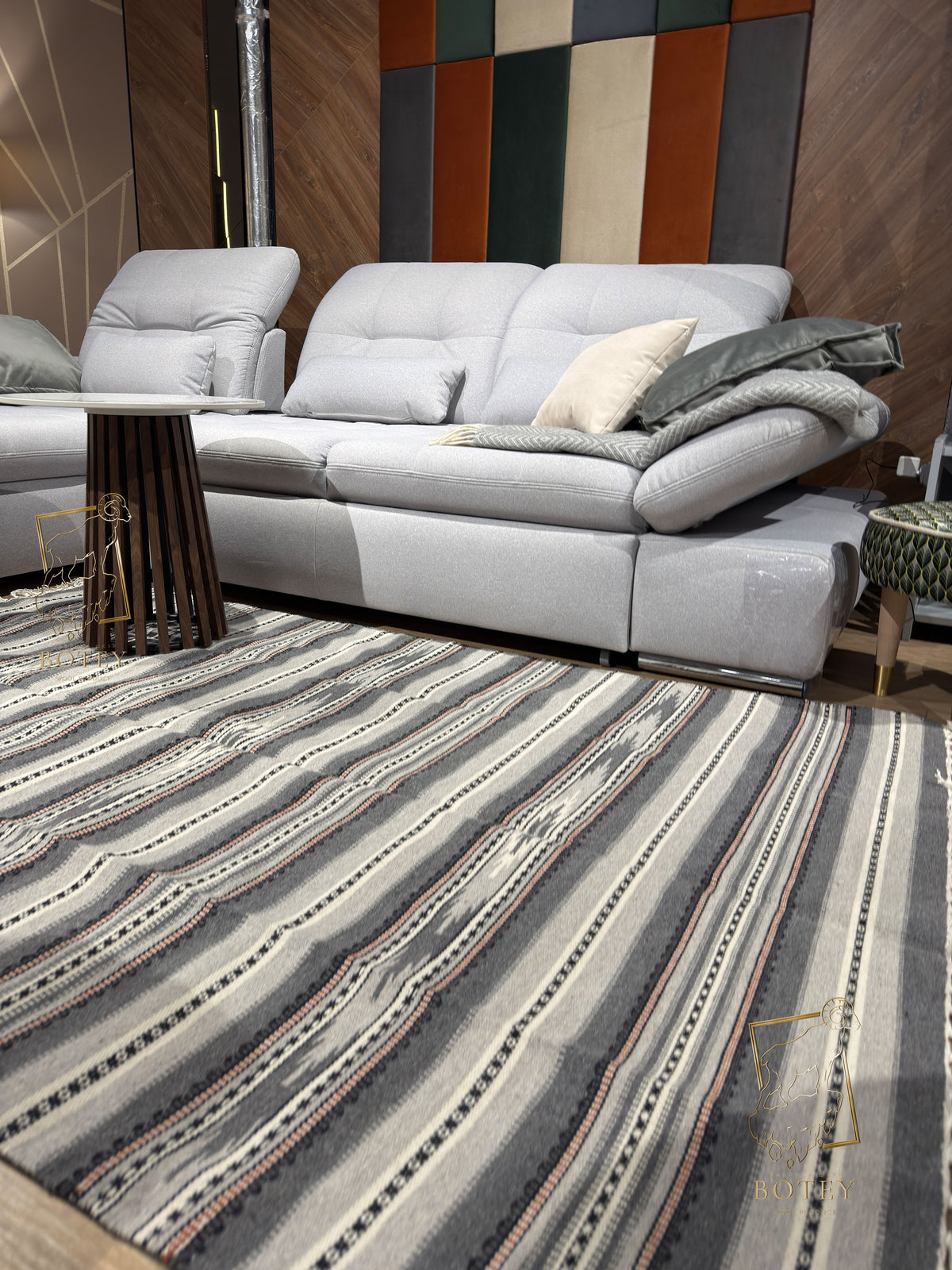 Handmade Hutsul Wool Rug – Natural Wool Carpet Grey 200×140 cm
