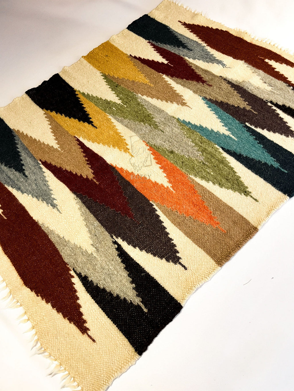 Carpathian Wool Blanket “Majesty of the Mountains” 200×220 cm – Premium Handmade Natural Wool