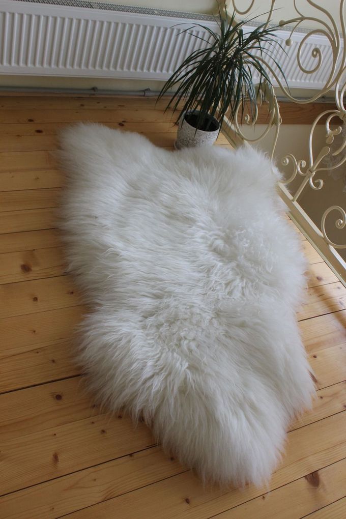 Long Wool White Sheepskin Rug 120×70 cm – Natural Hide